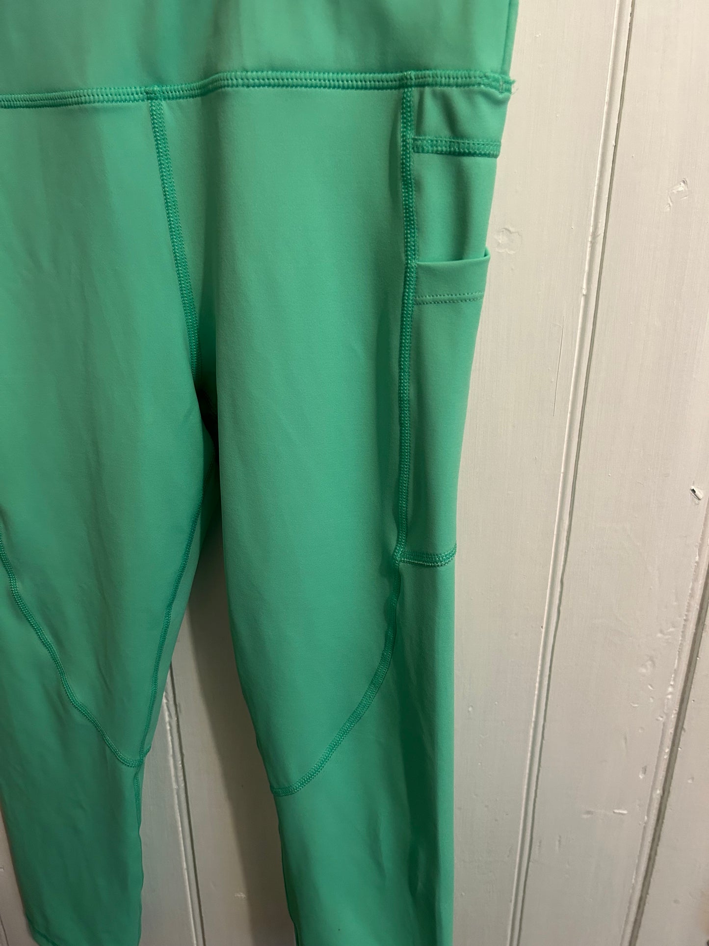 Zyia women’s 6/8 green 7/8 leggings