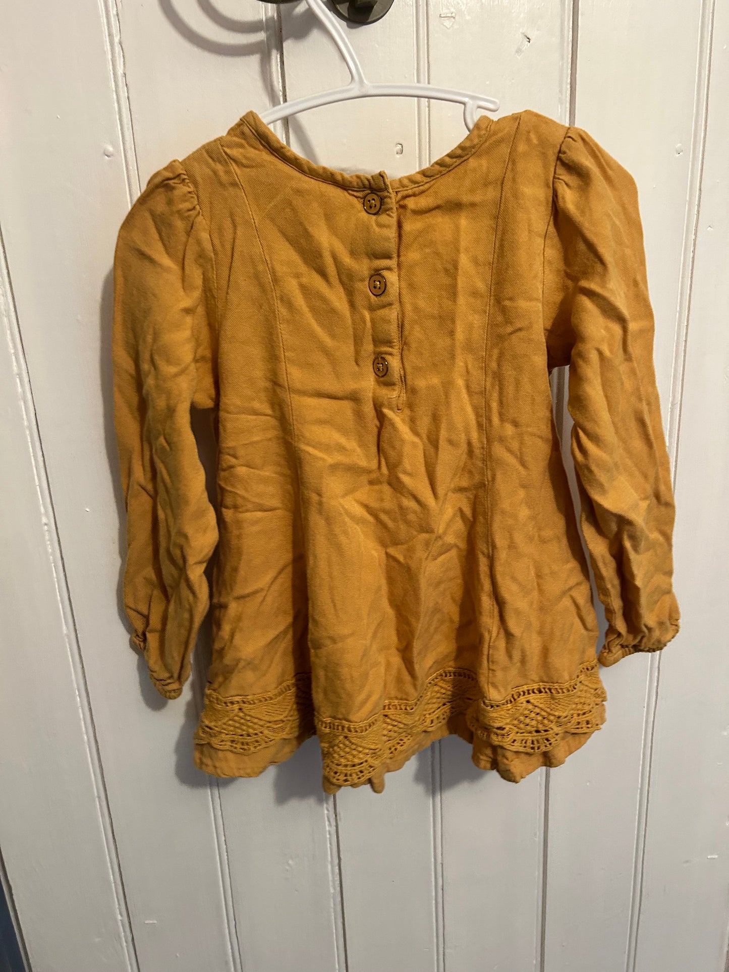 Artisan ny 4t yellow lace hem top