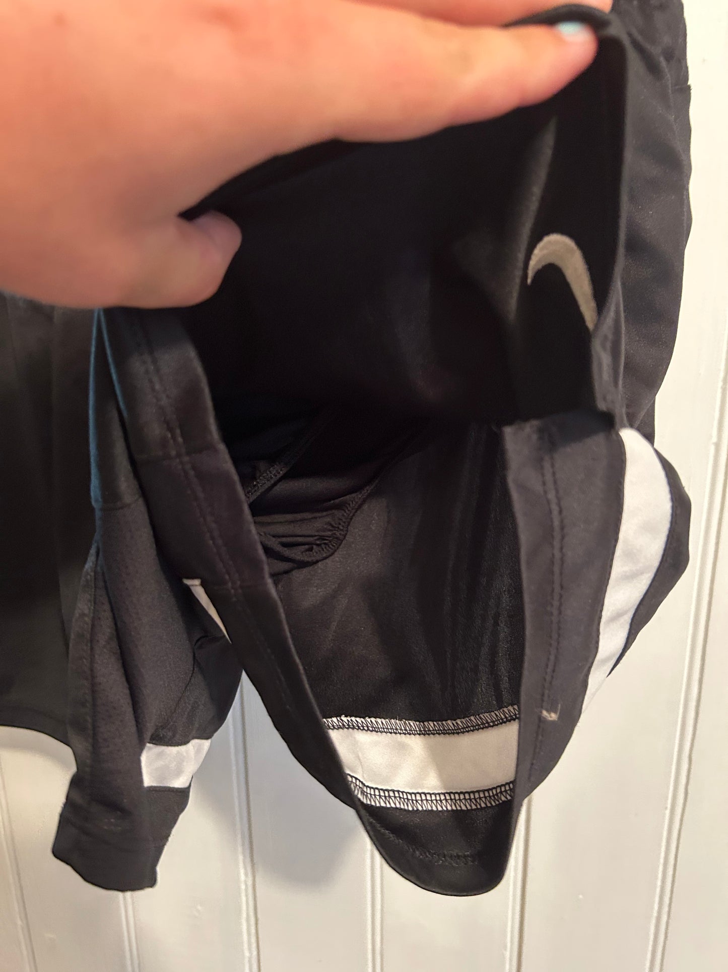 Nike small black shorts