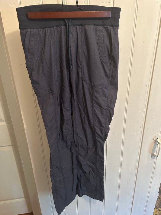 North Face medium navy blue scrunch pants