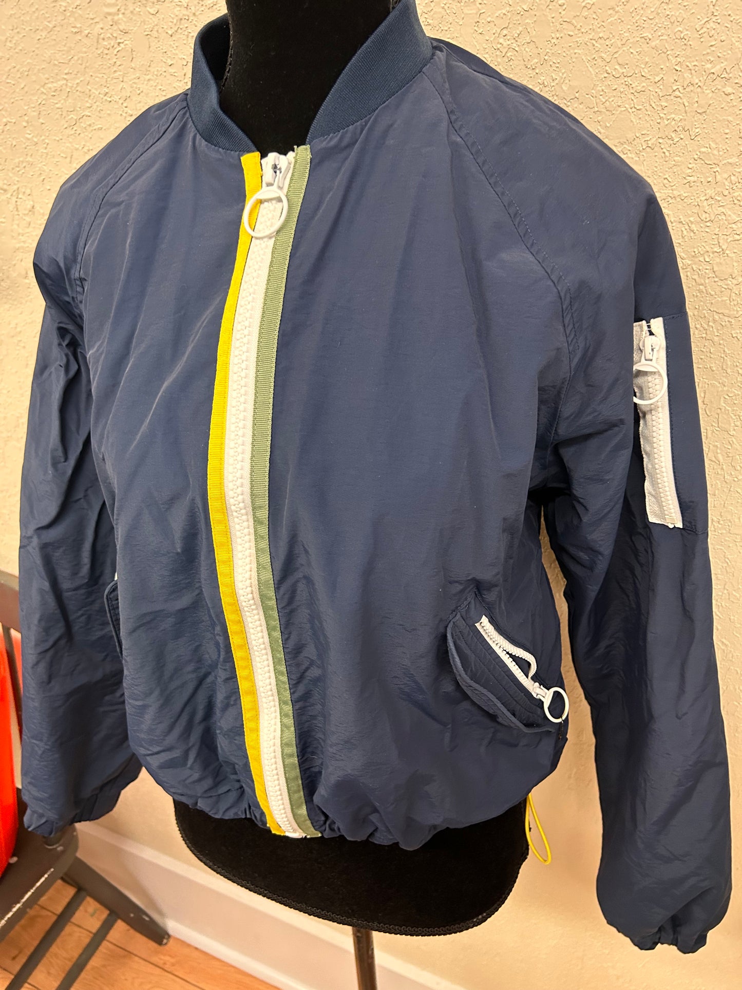 Forever 21 small navy cropped windbreaker jacket