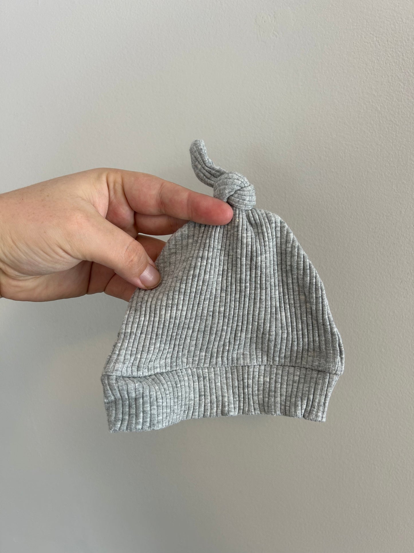 Newborn grey ribbed knit hat