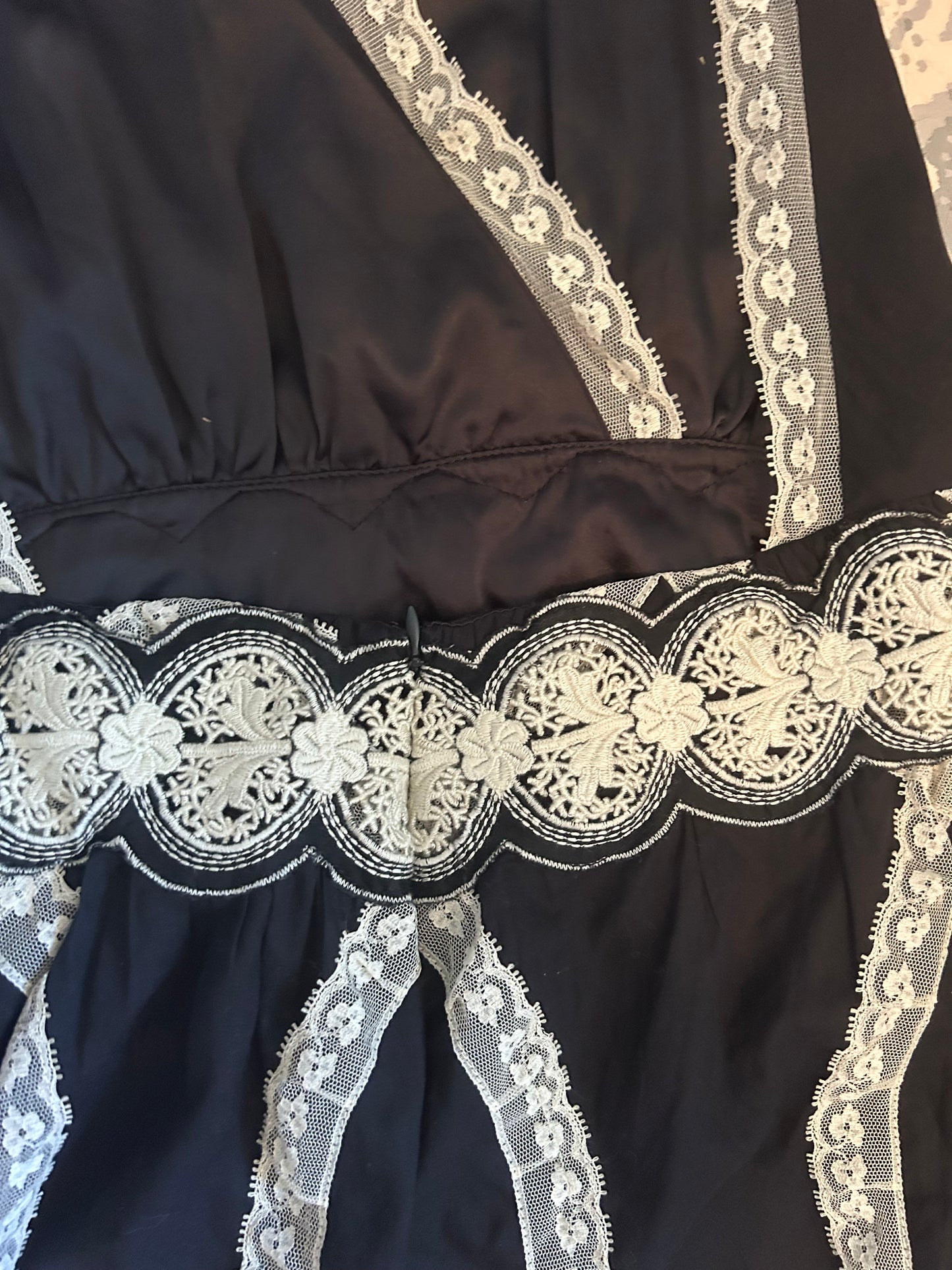 Guess by Marciano medium black silk white lace open back halter mini dress