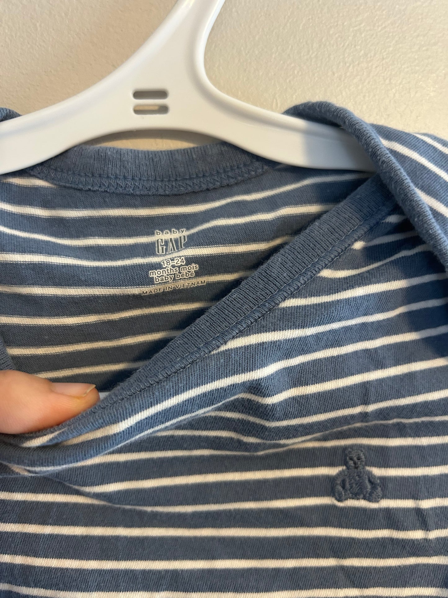 Gap 18/24m blue striped onesie