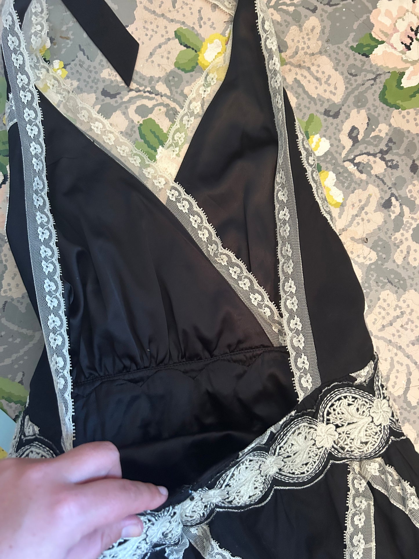 Guess by Marciano medium black silk white lace open back halter mini dress