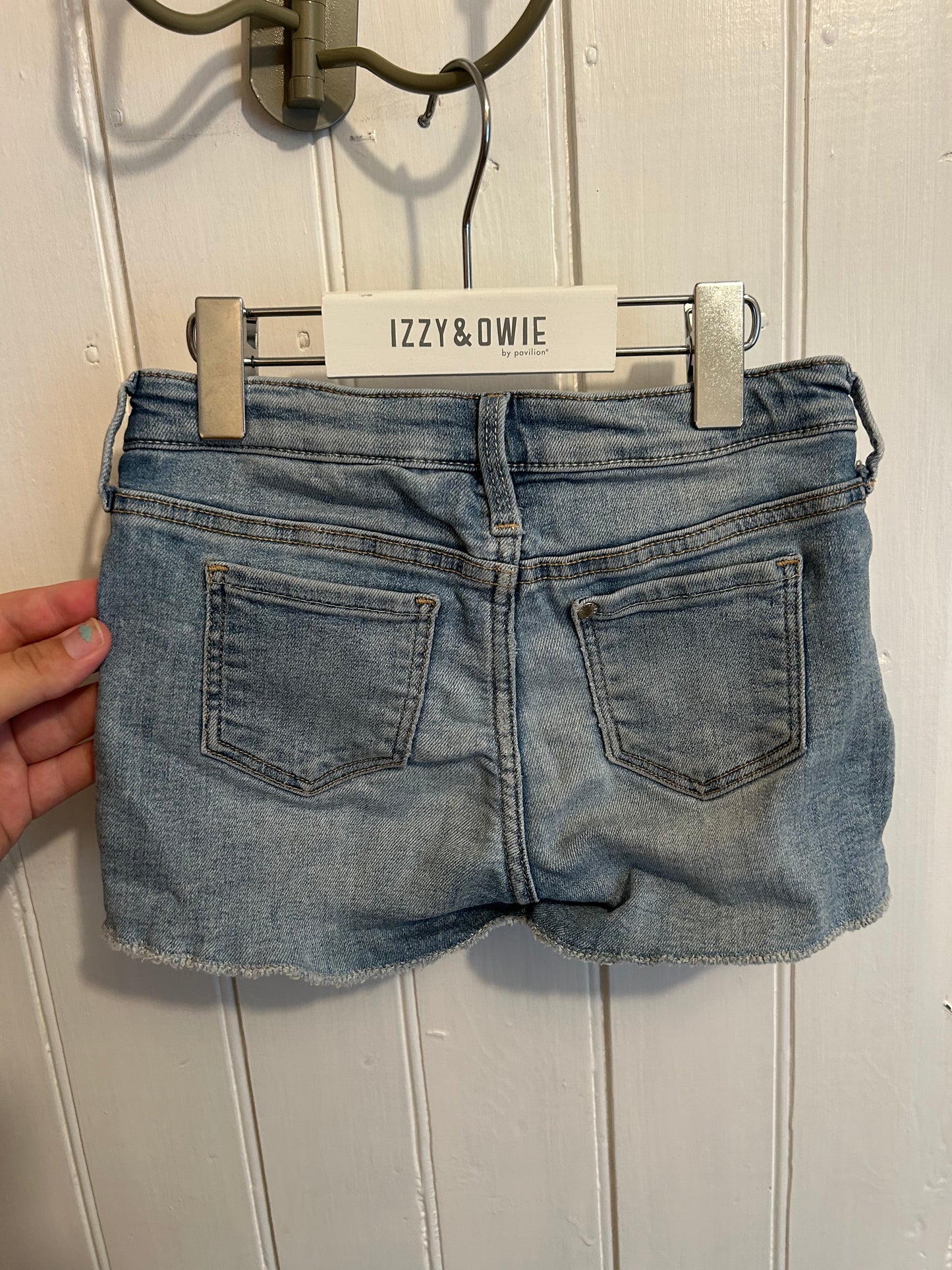 H&M 4/5 floral denim shorts