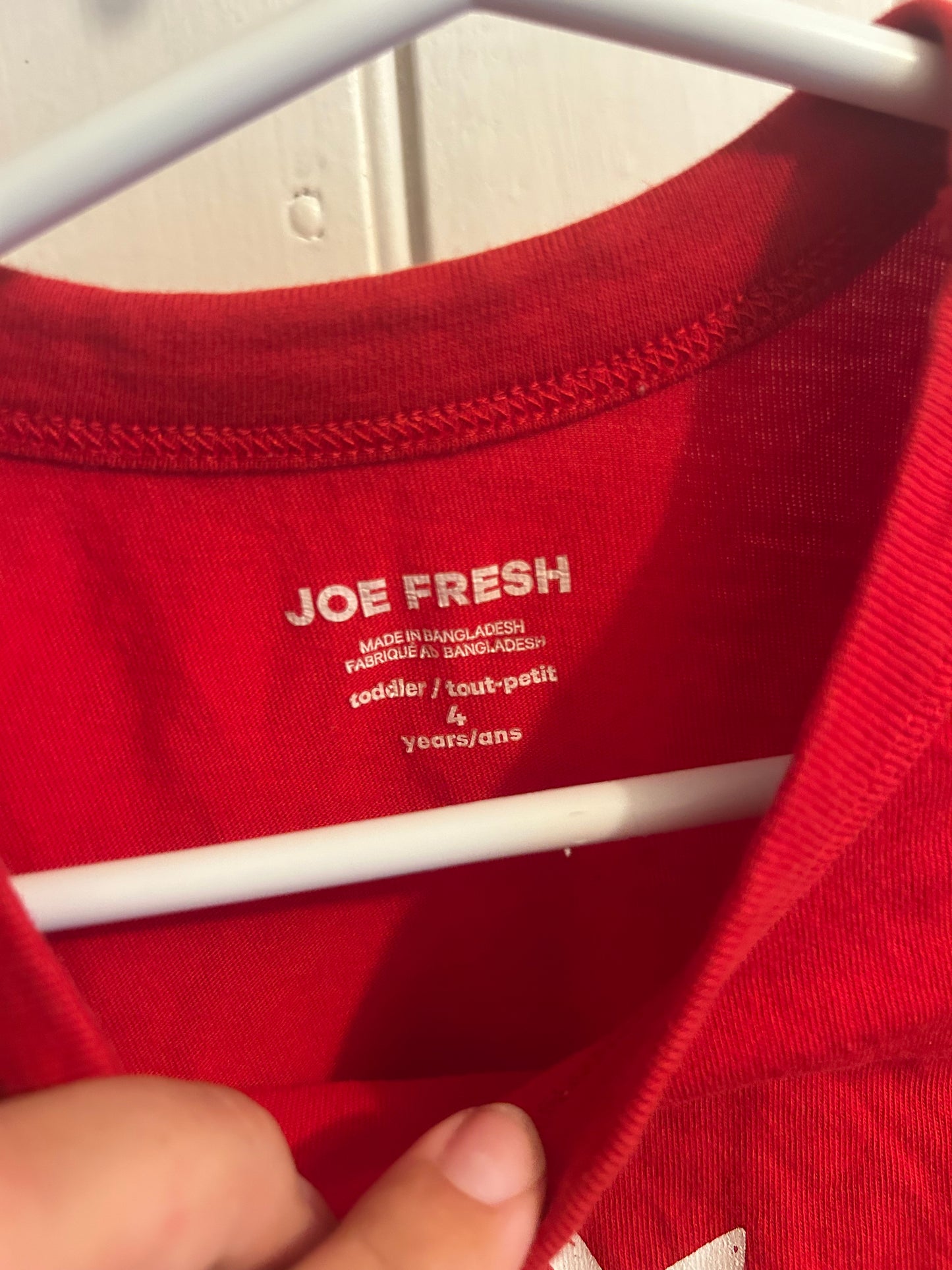 Joe fresh 4t red Canada tshirt