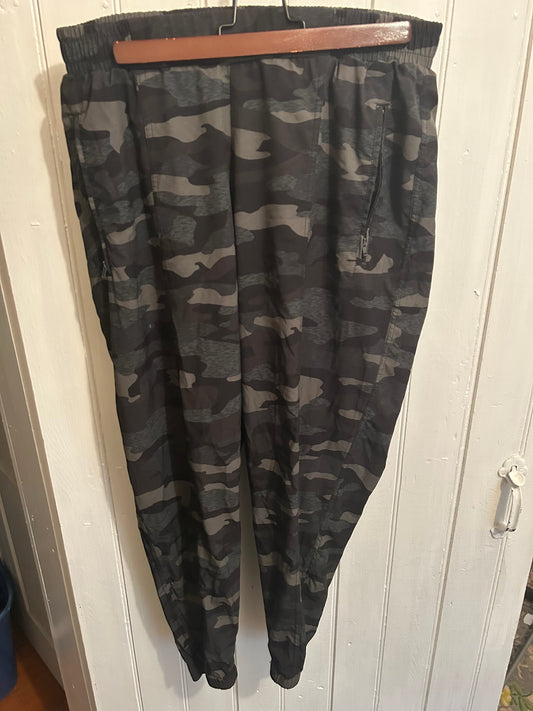 Old navy active large neutral camo joggers