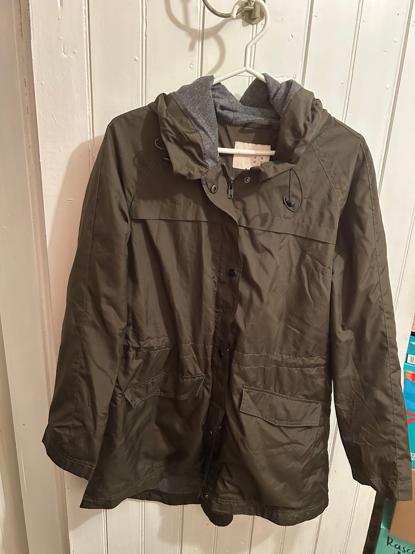 A new day large dark olive green windbreaker jacket