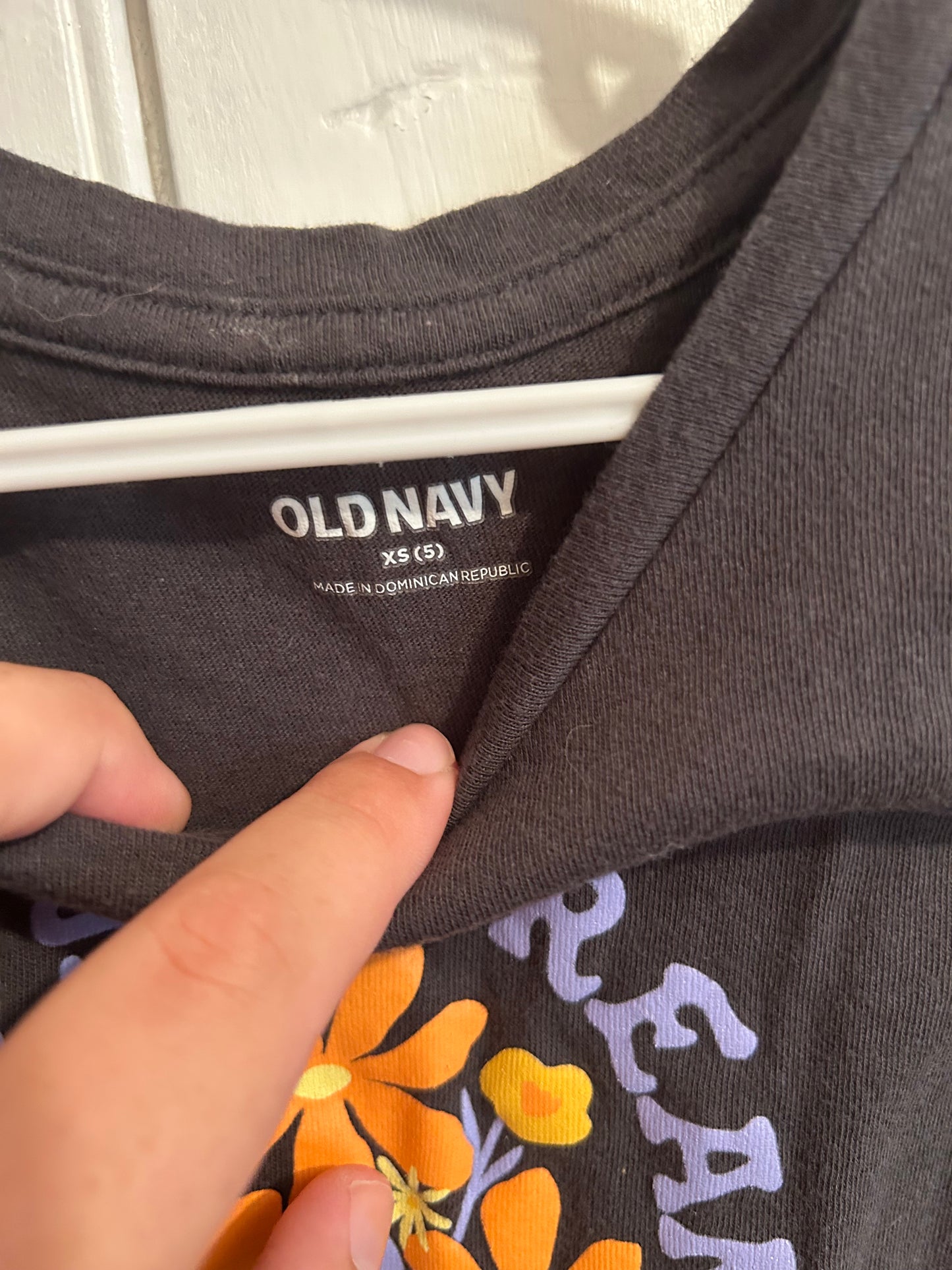 Old navy 5 grey wild dream graphic T-shirt