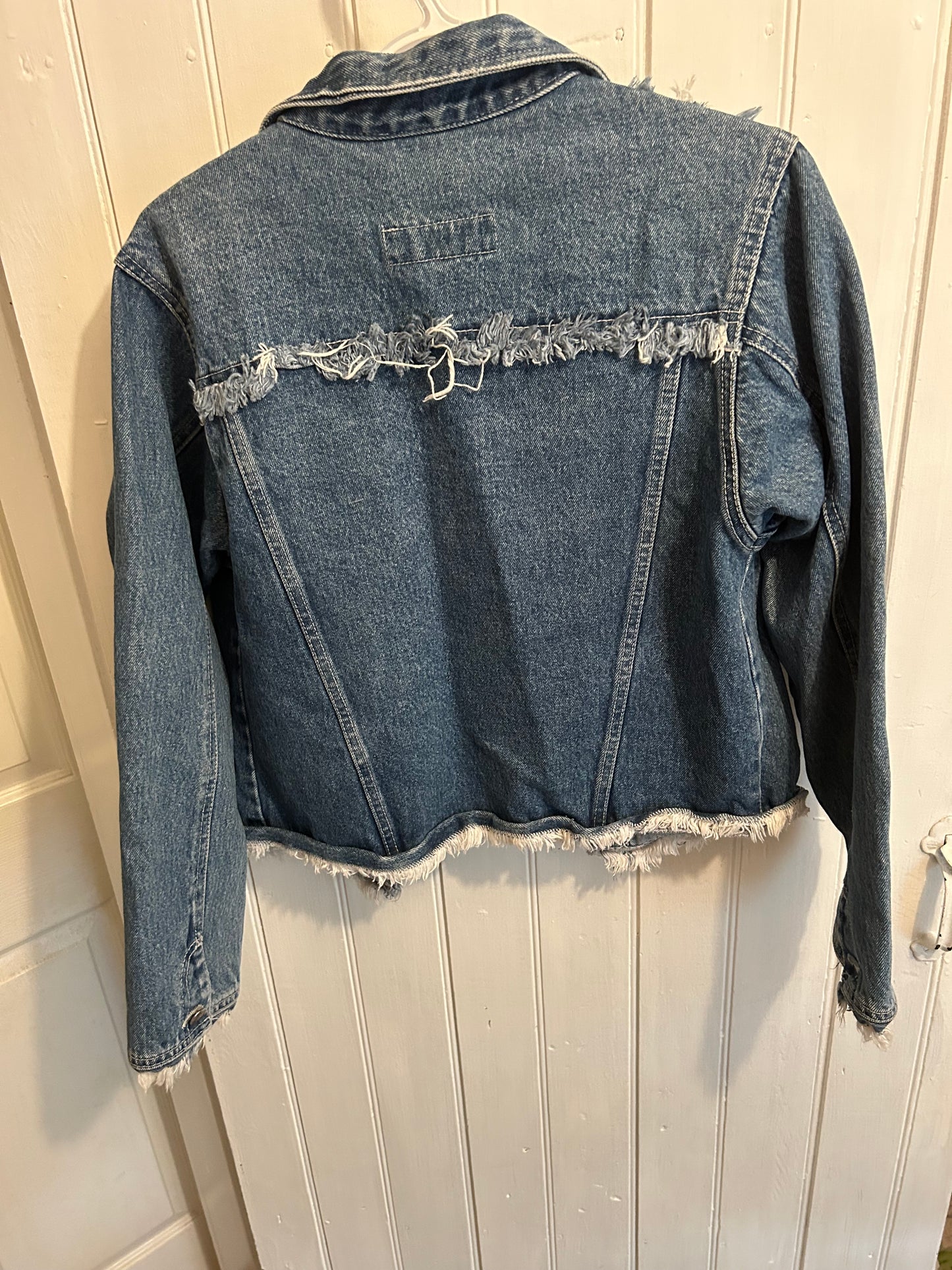 Woodstar women’s xl medium wash distressed denim jean jacket