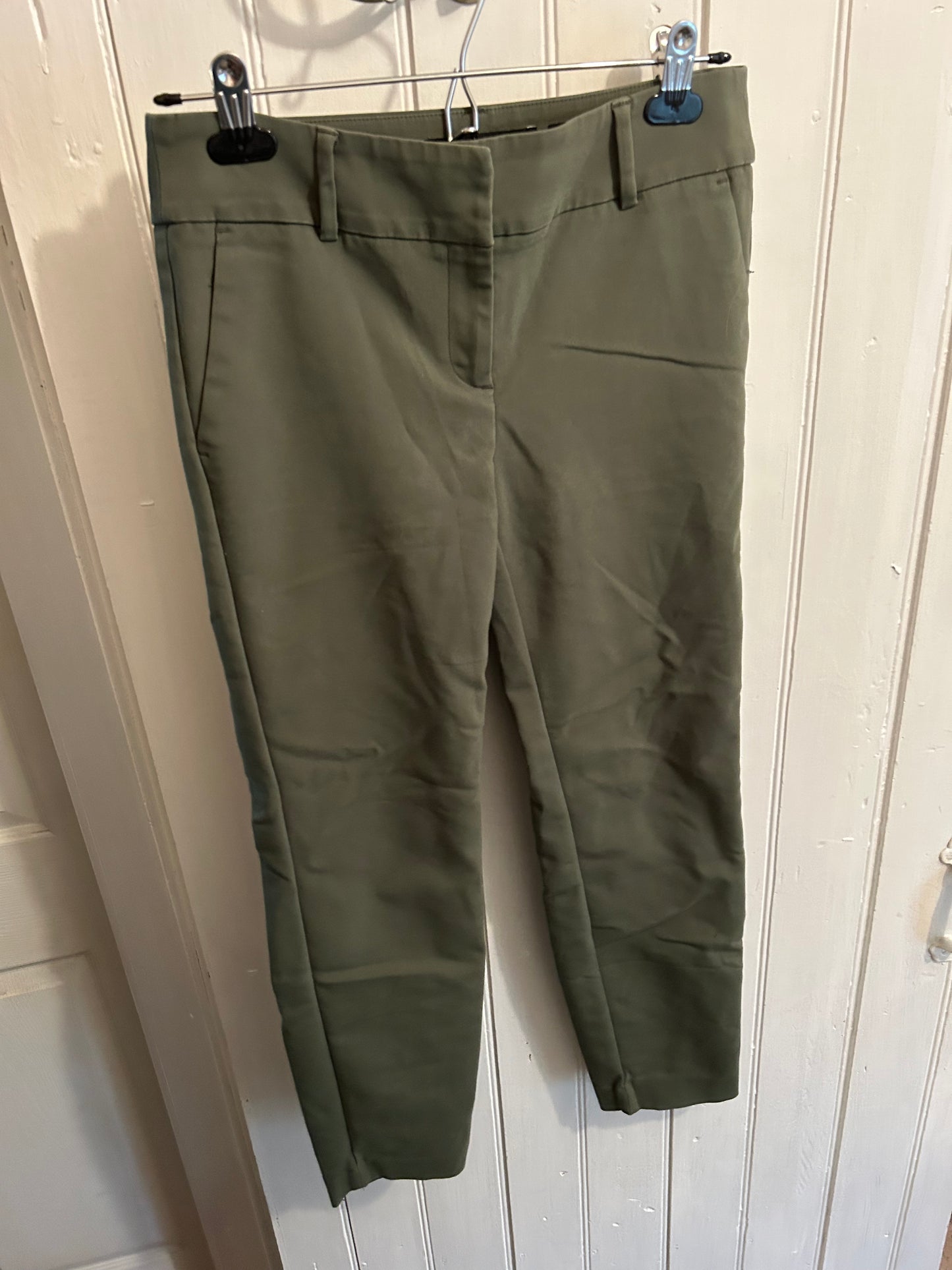 RW&CO 4 olive green slim leg capris