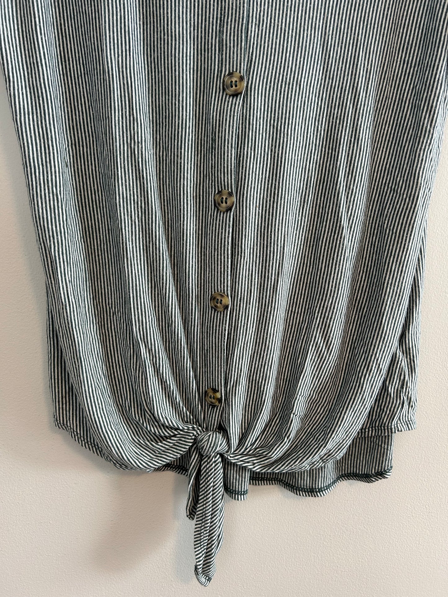 Kim & cami small green striped button up twist tie hem top