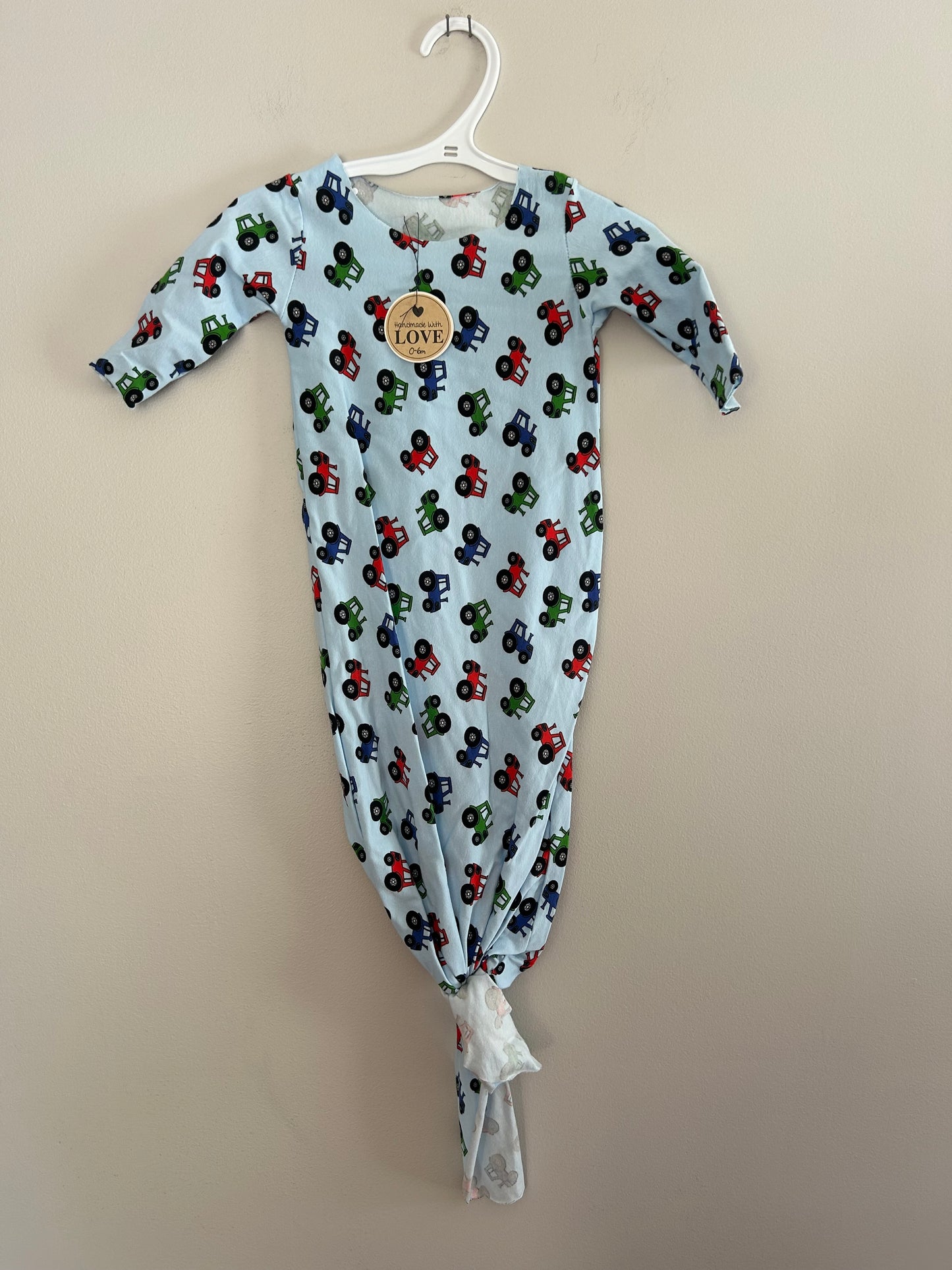 NEW handmade 0/6m tractor knot gown