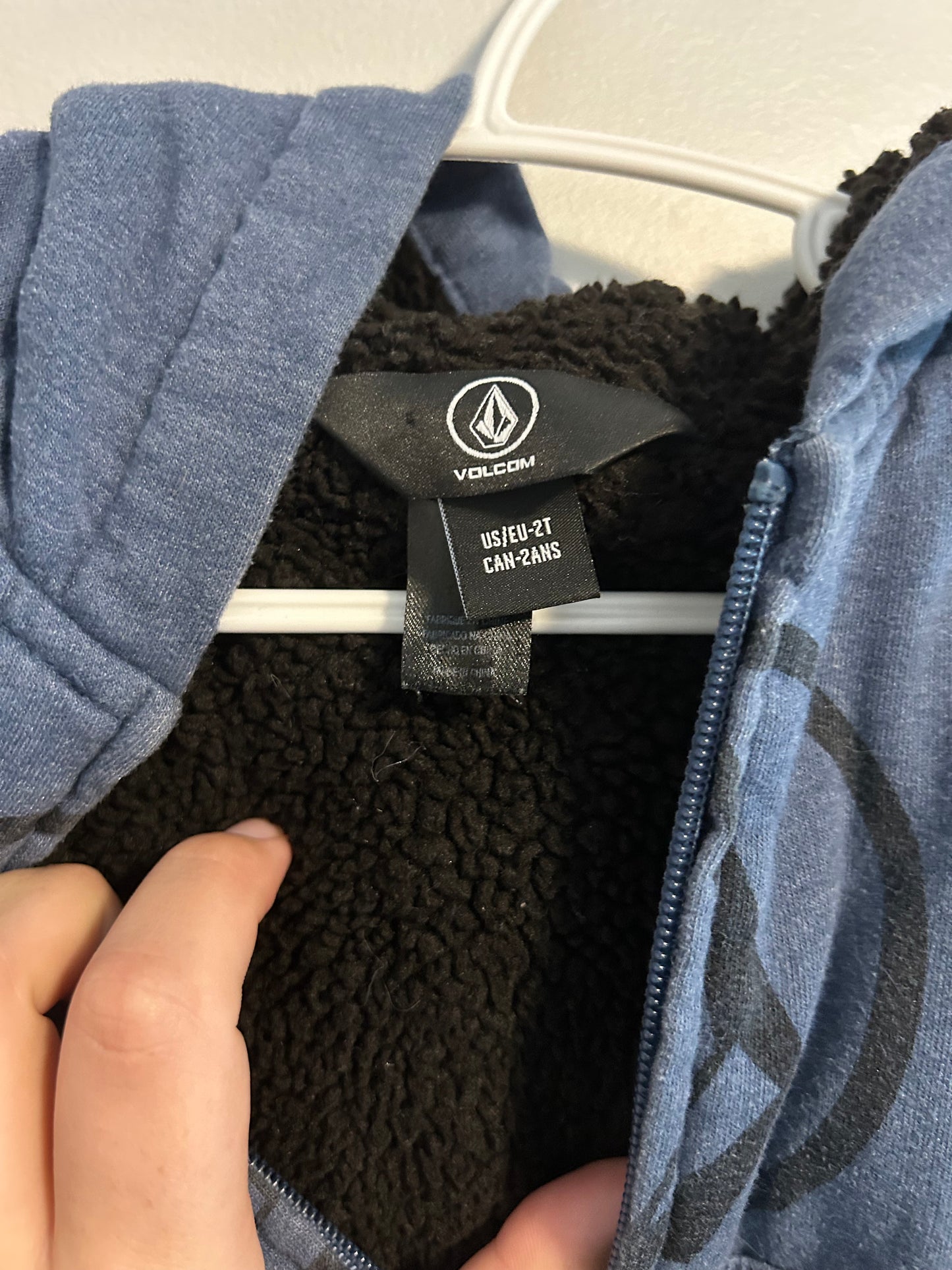 Volcom 2t navy blue Sherpa lined zip up hoodie