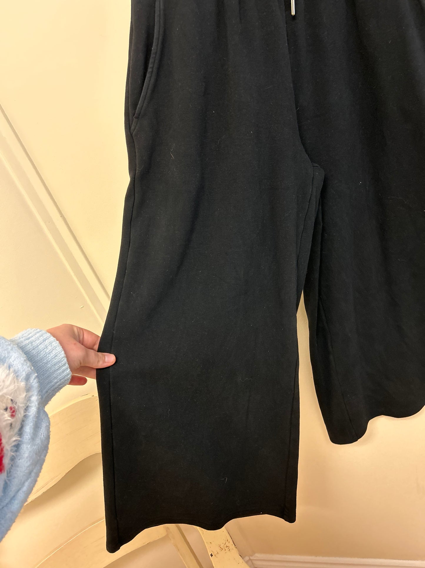 Zyia large black cropped wide leg pant