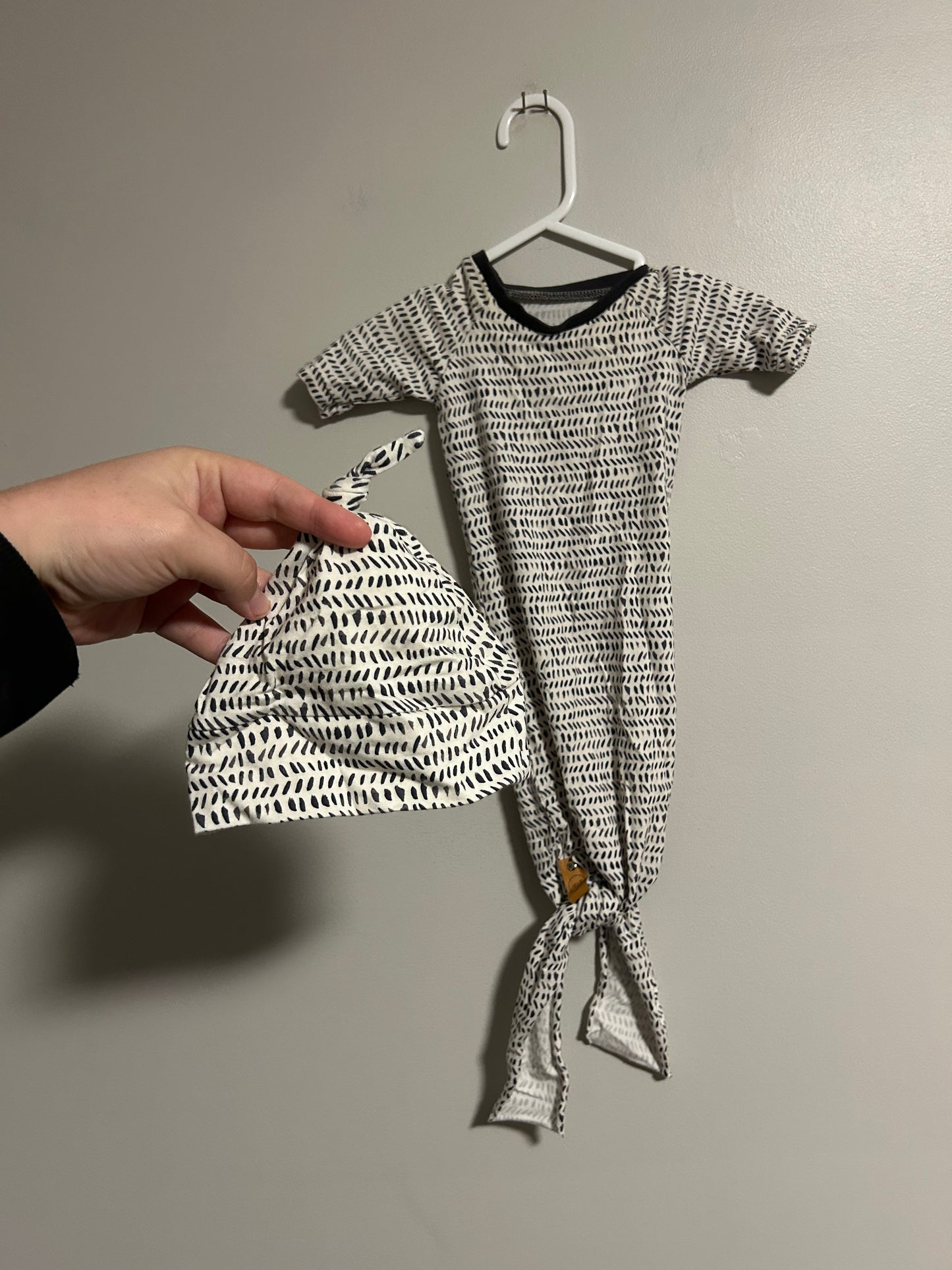 Small shop foal kids newborn black & white polka dot knotted gown