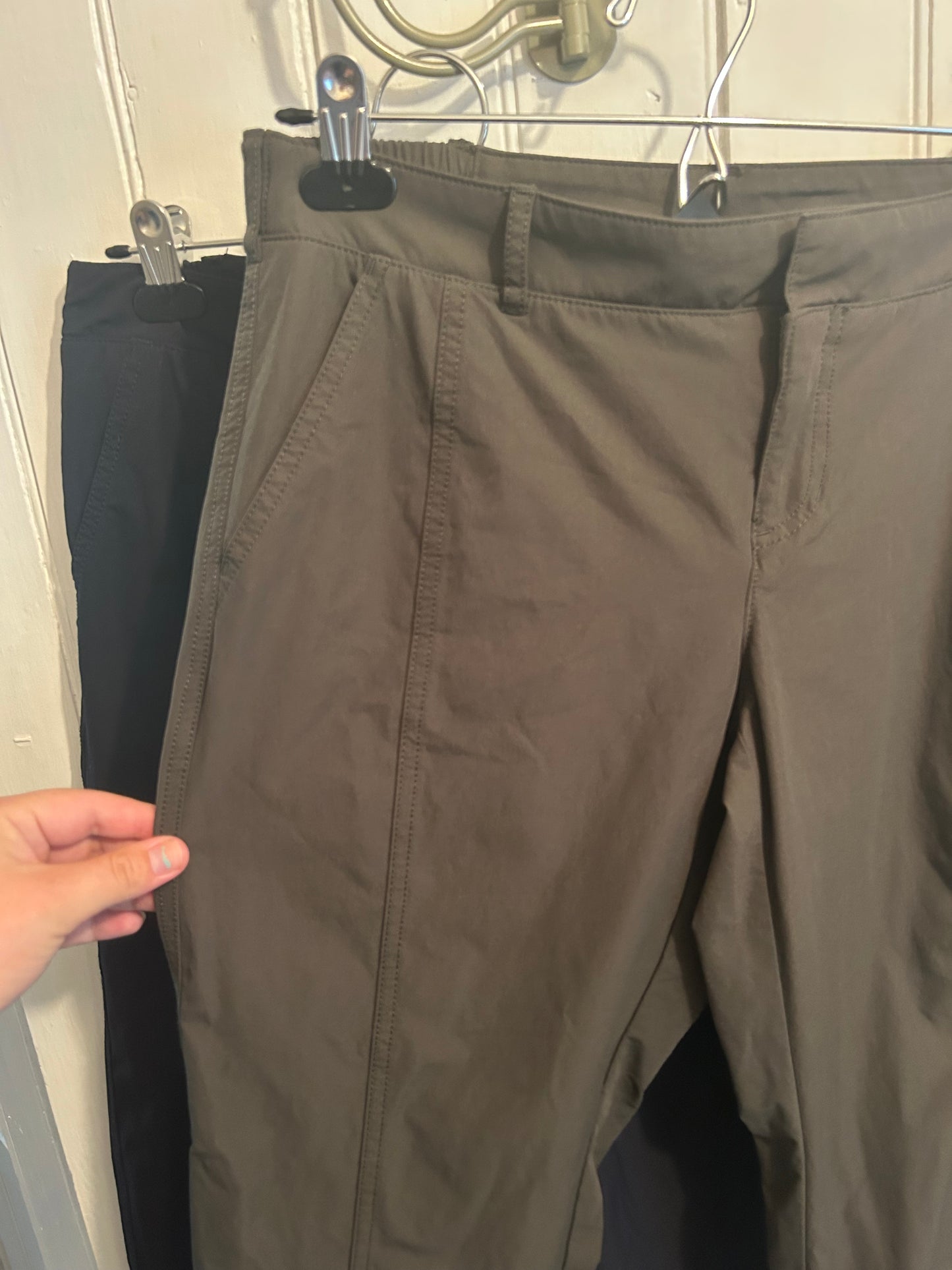 Kirkand 6 green & black travel pant