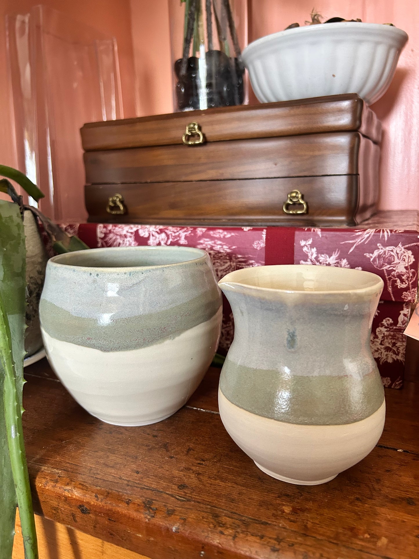 Blue & green serving bowl & pour cup