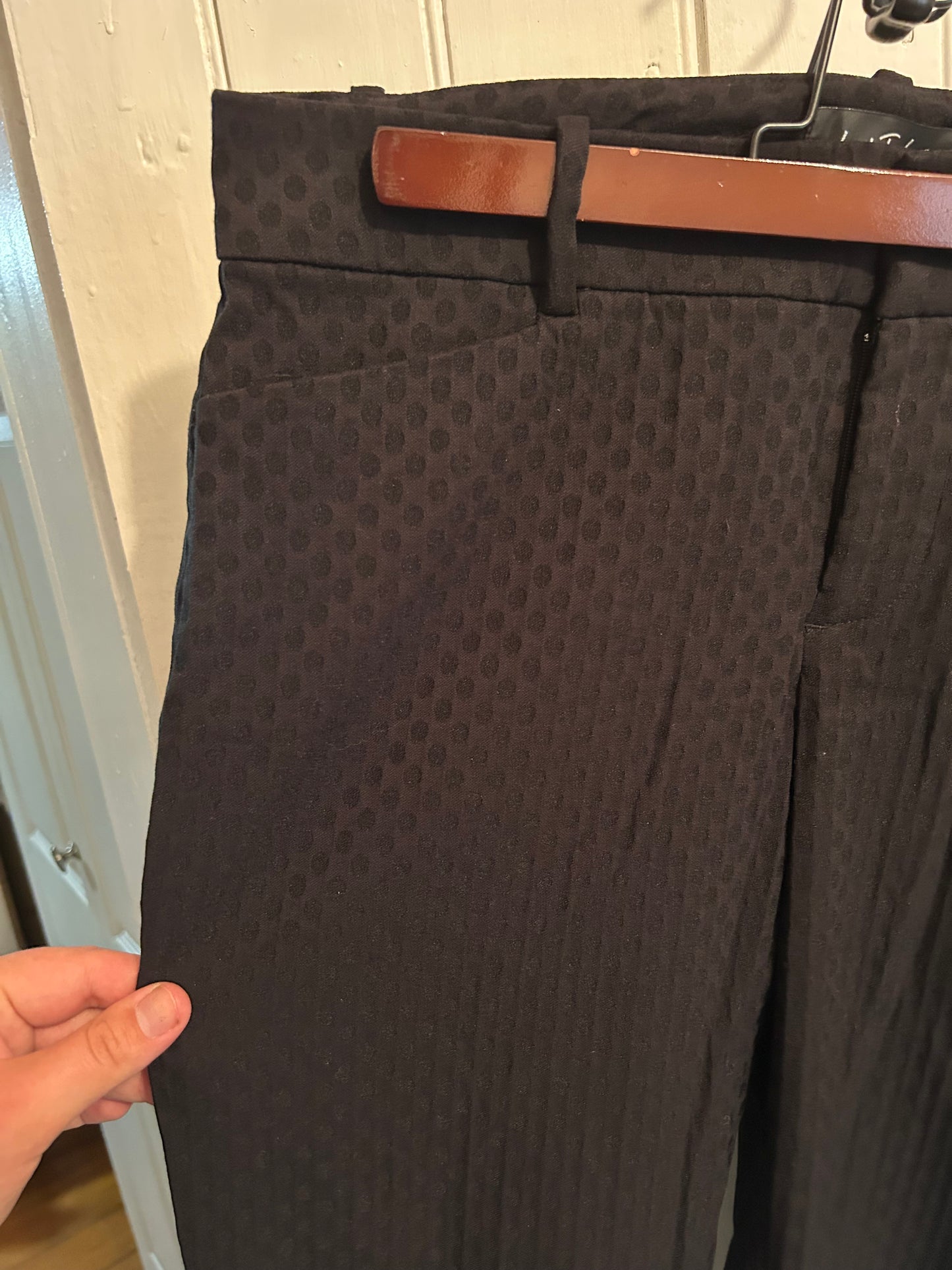 Lord & Taylor 4 black textured dress pants