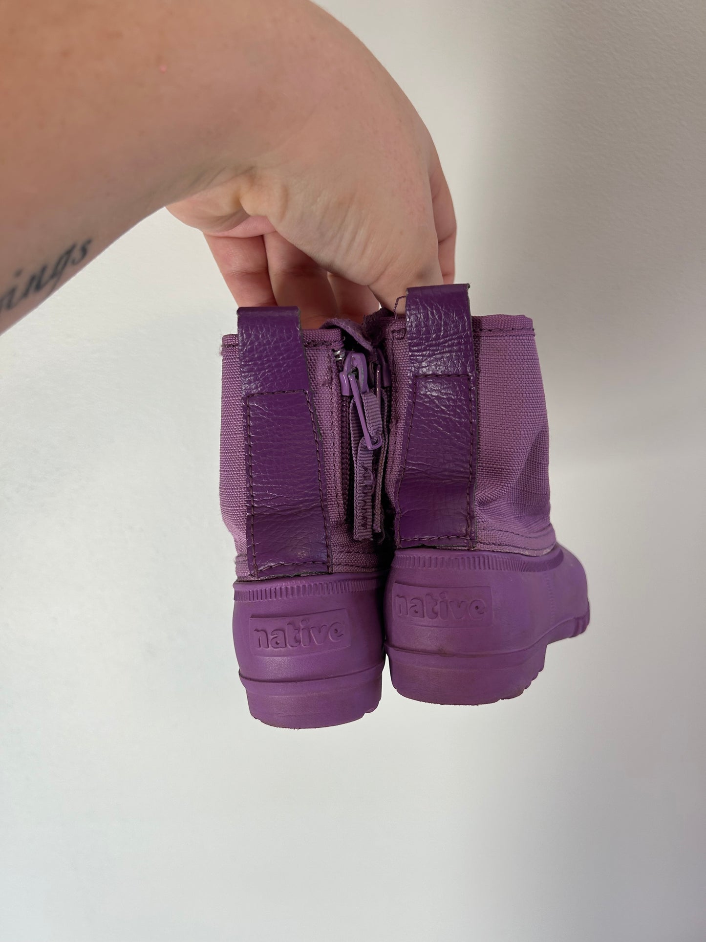 Native c6 purple boots