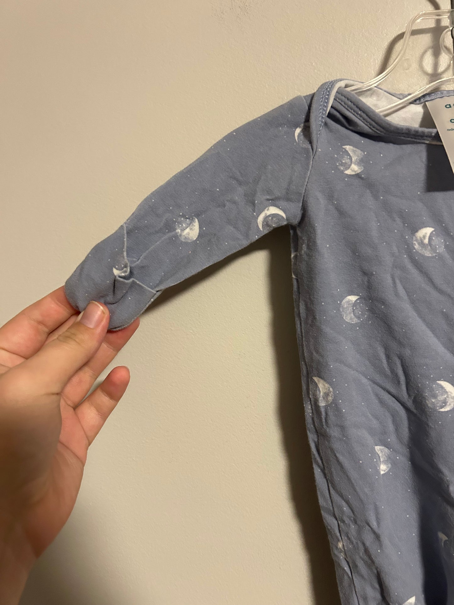 Aden & anais 0/3m blue moon knot gown