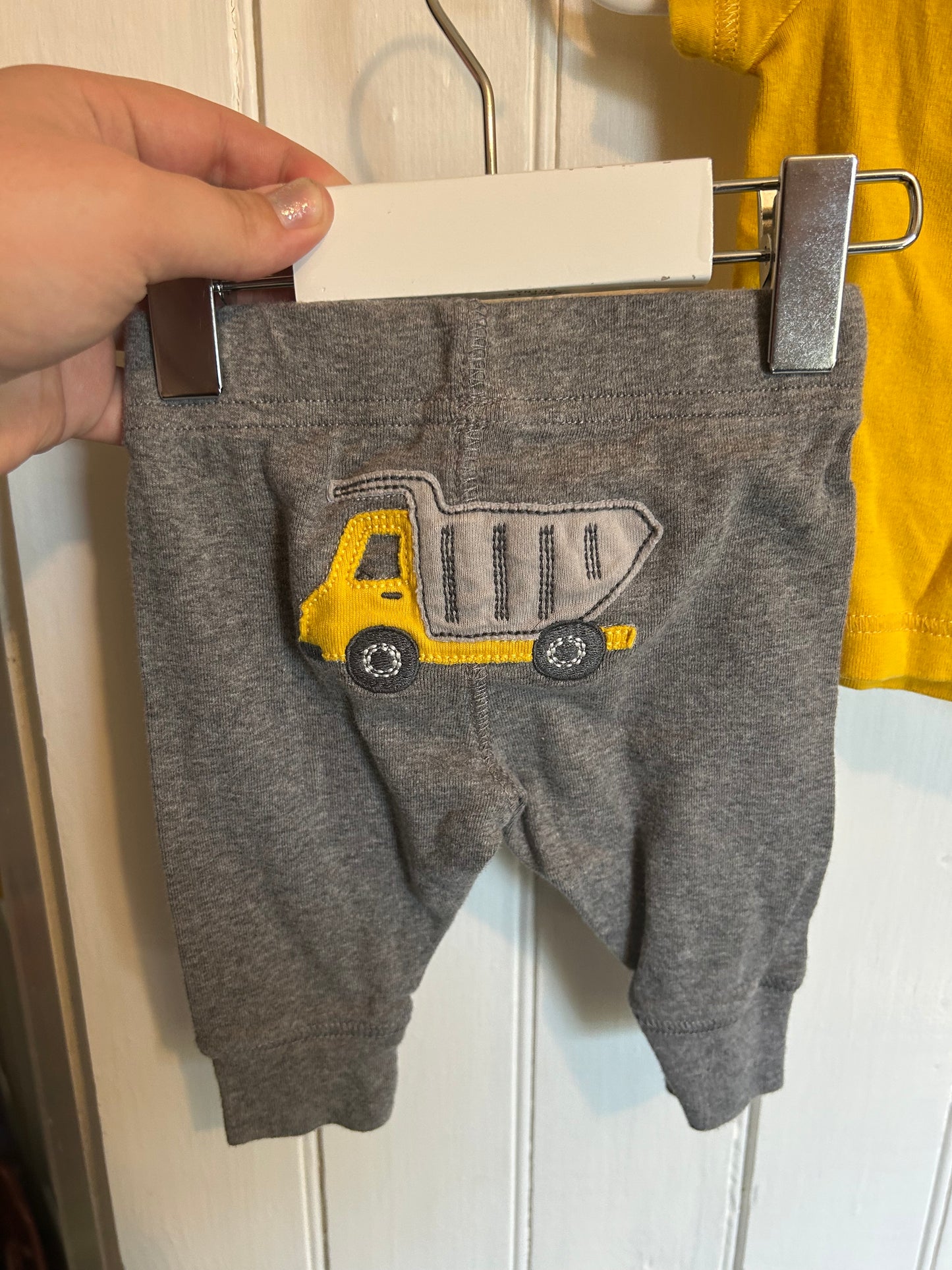 Carters 0/3m yellow & grey construction set