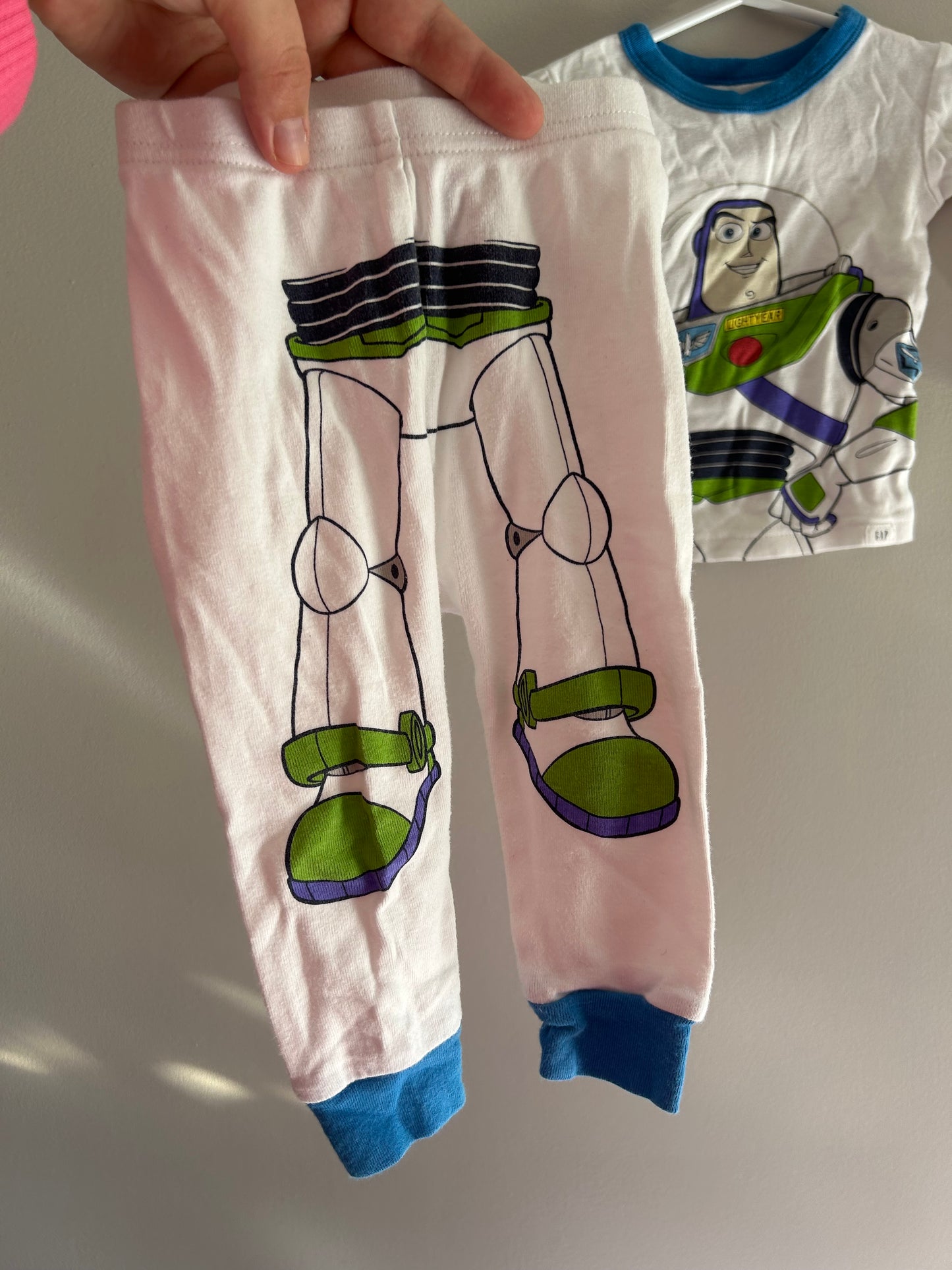 Gap 6/12m buz light year 2pc sleep set