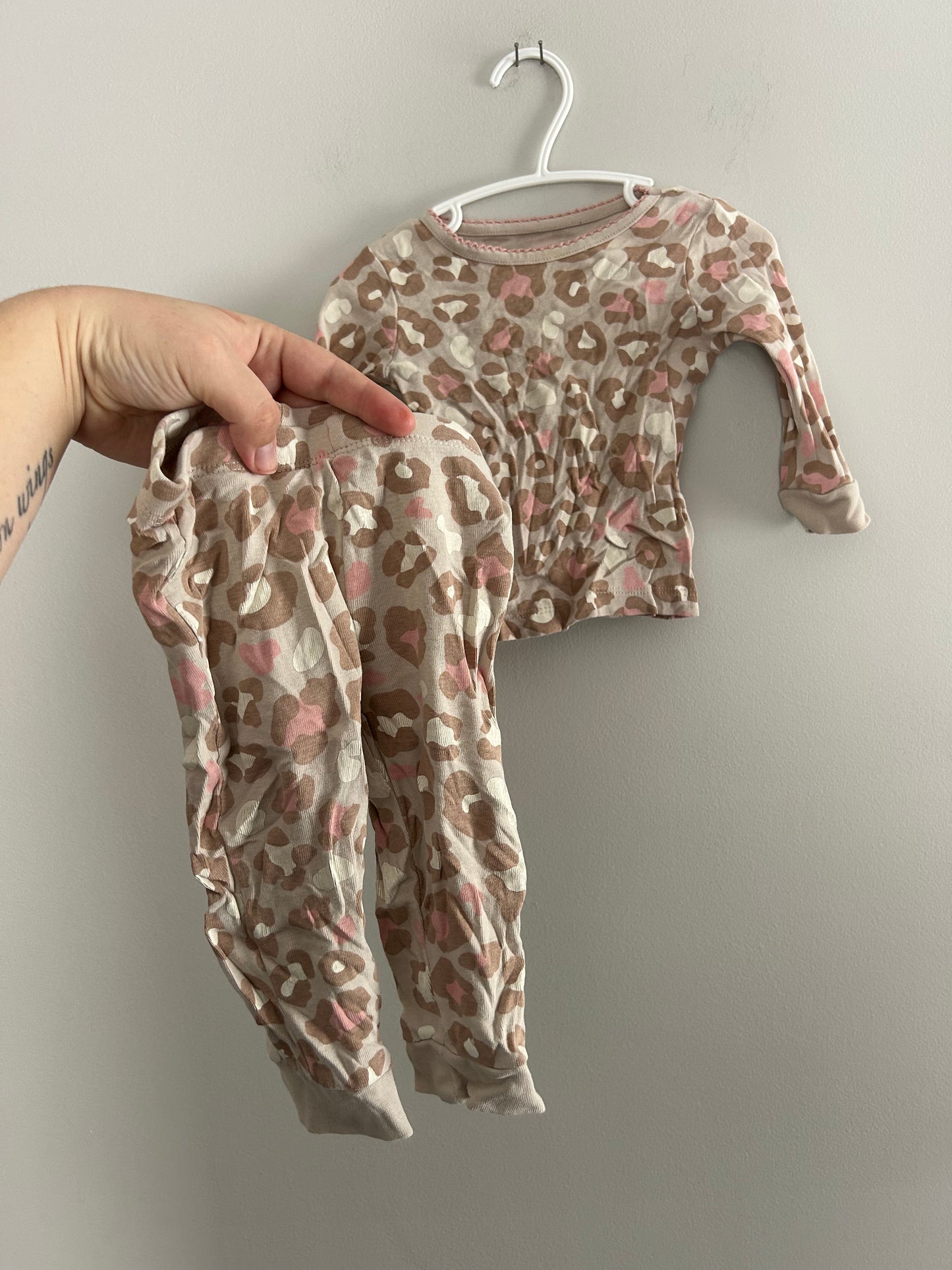 George 6/12m tan cheetah 2pc set