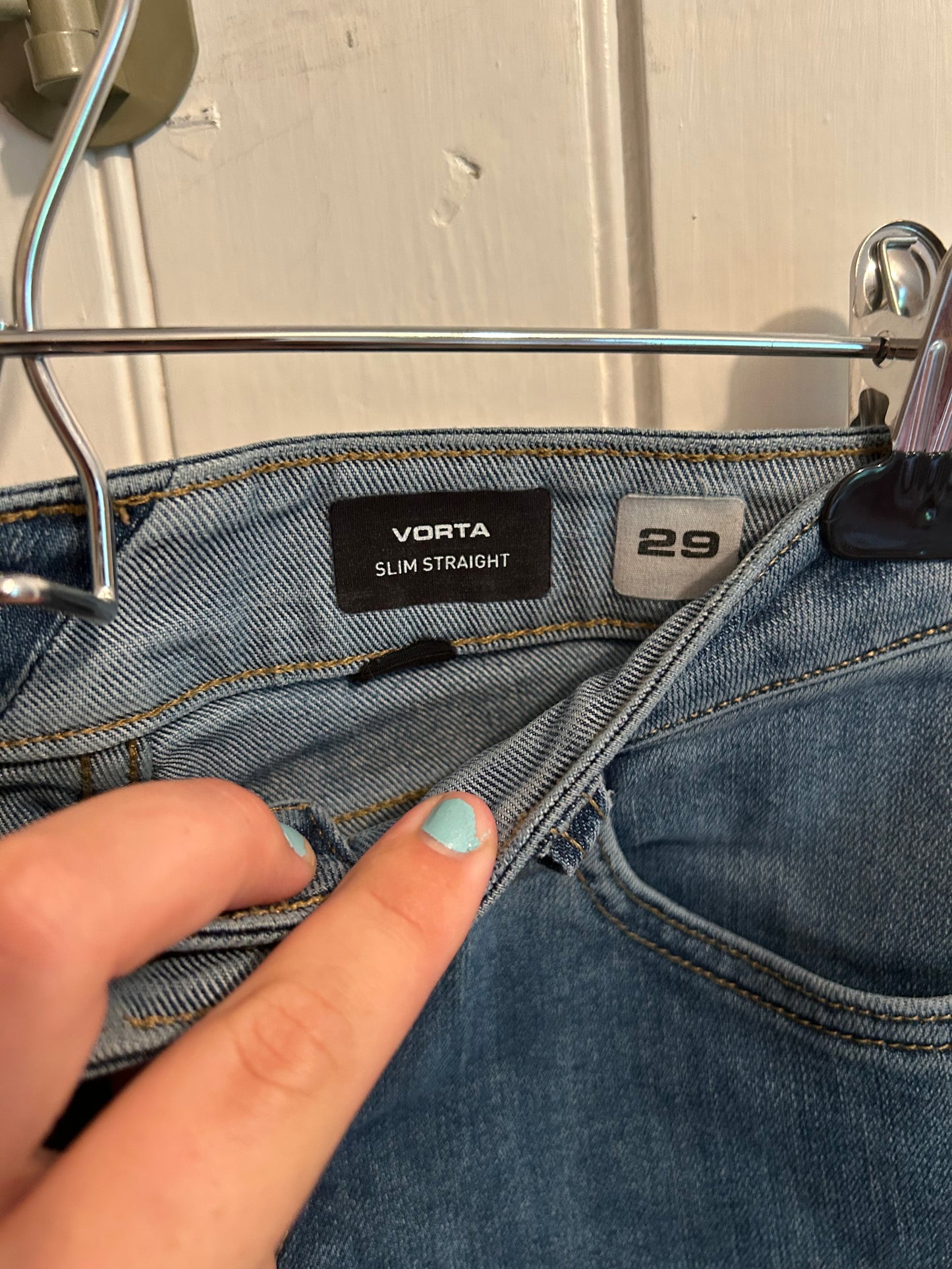 Volcom 29 light wash slim straight leg jeans