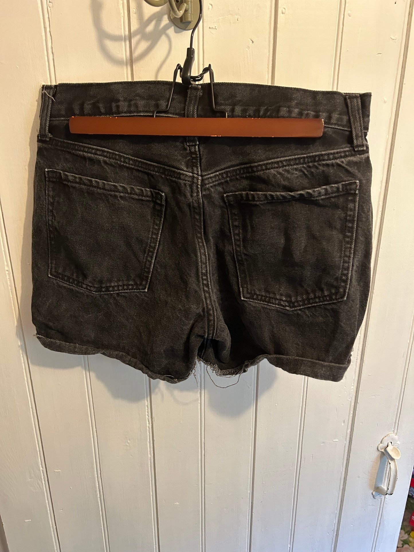 Old navy 6 black denim shorts