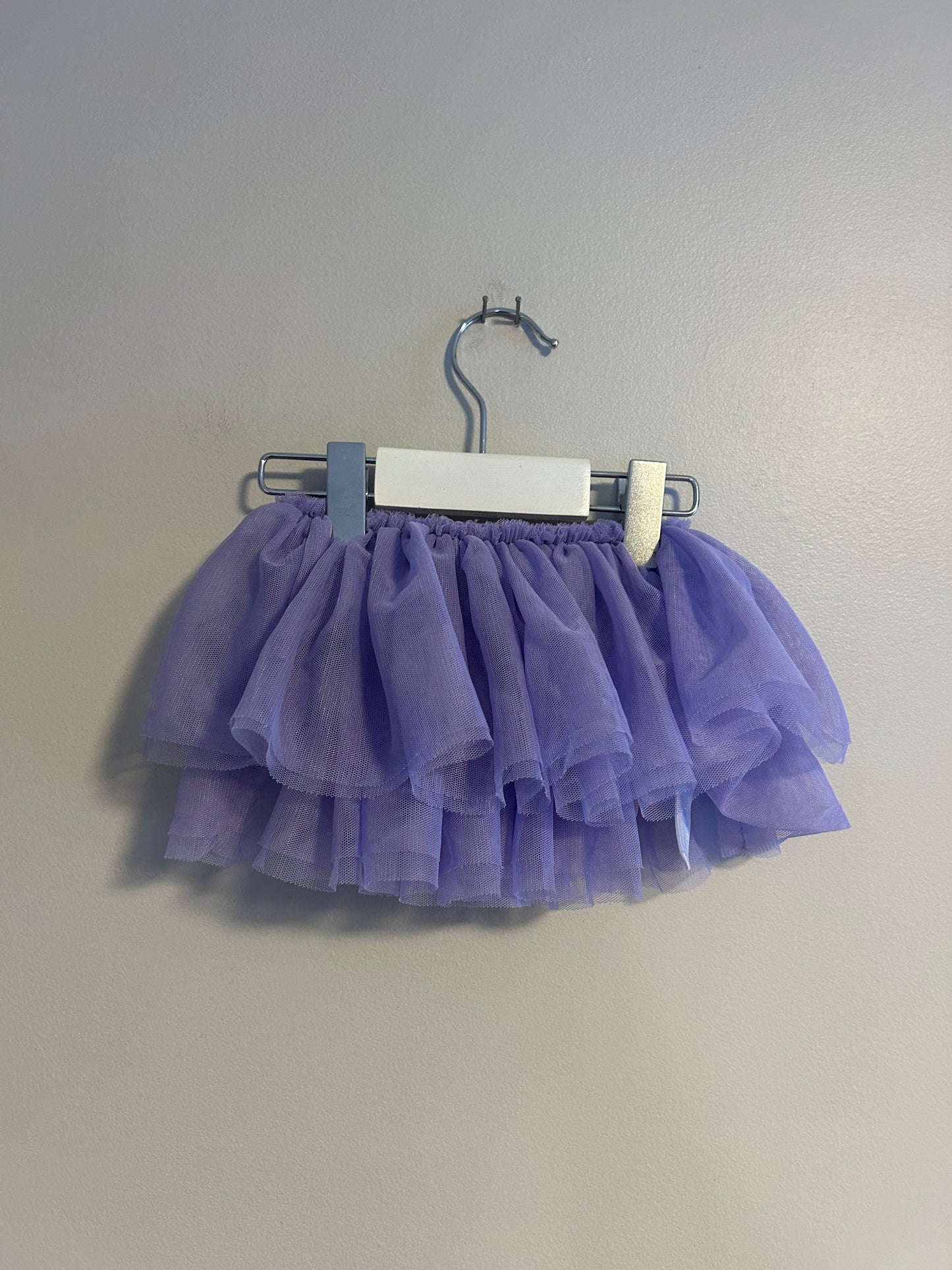 The children place 0/6m purple tulle skirt