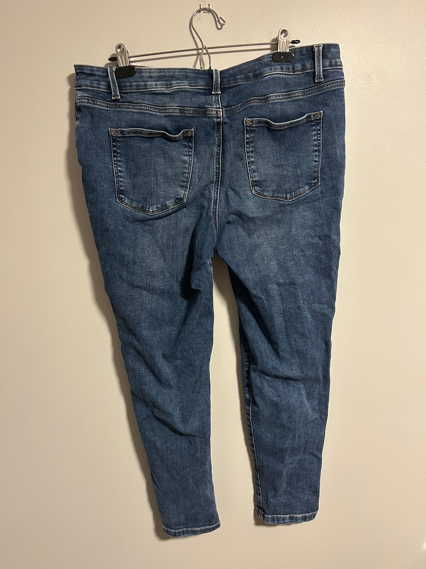 Maurcies xl short medium wash skinny jeans