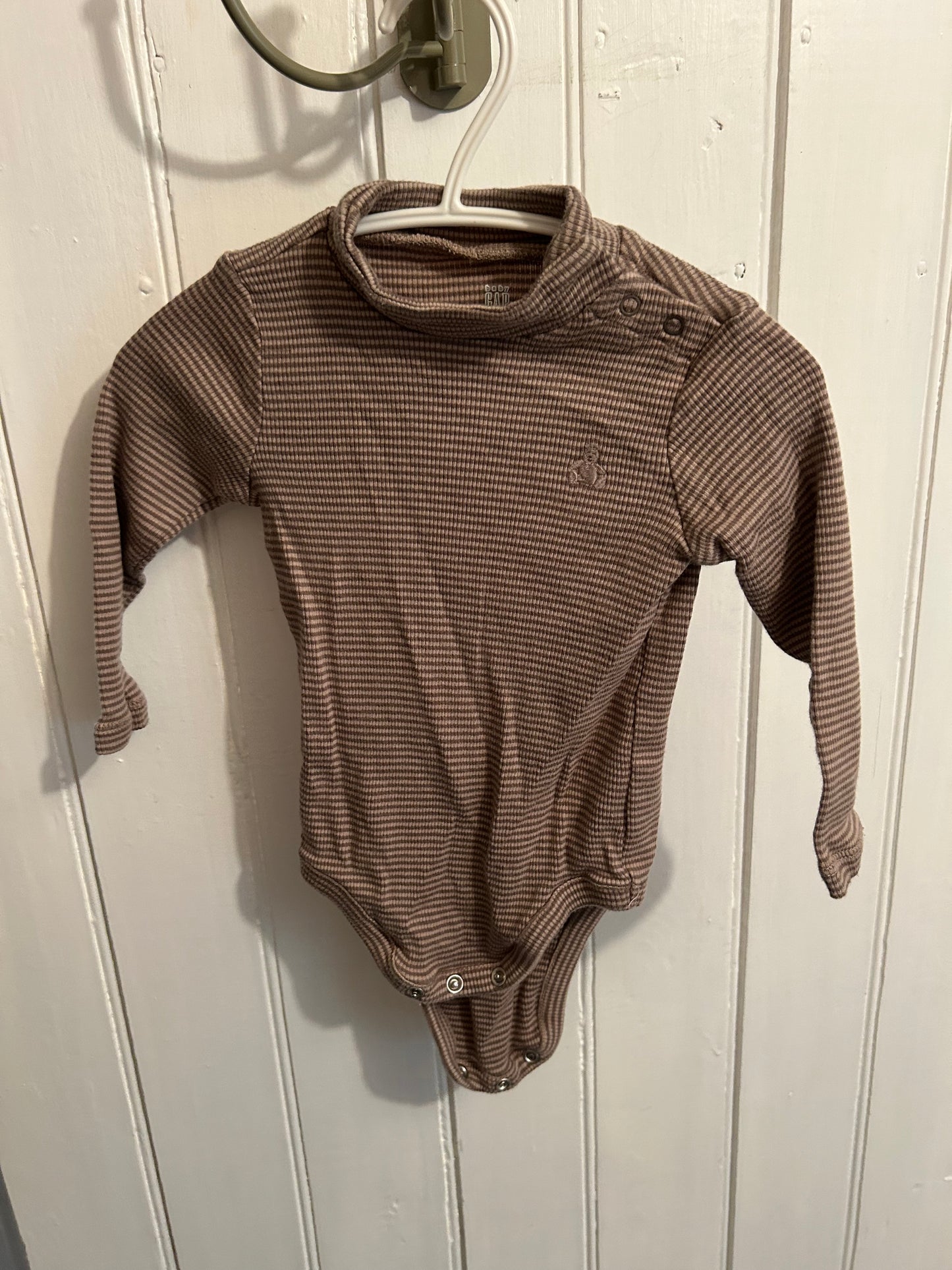 Gap 6/12m brown stripe turtleneck onesie