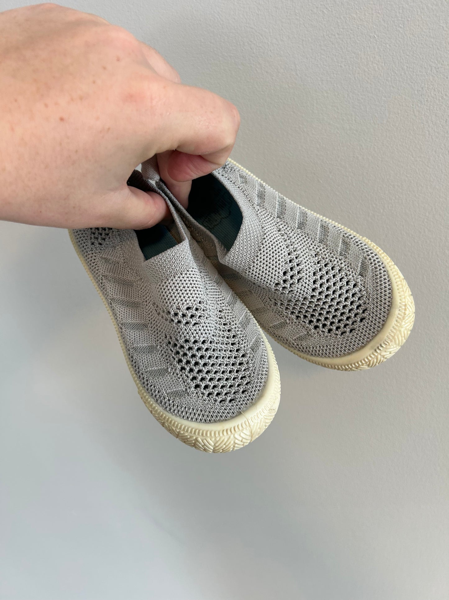Jan & Jul toddler 8 grey mesh slip on shoes