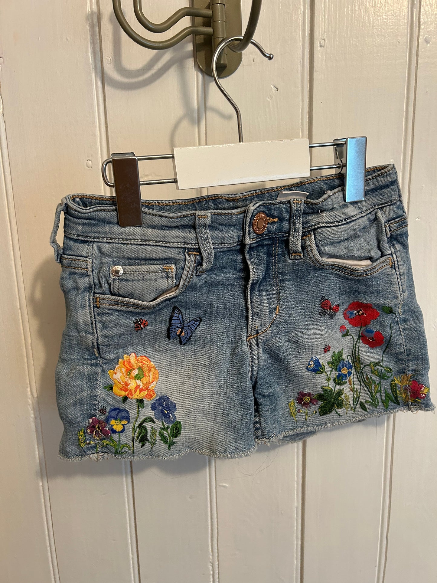 H&M 4/5 floral denim shorts