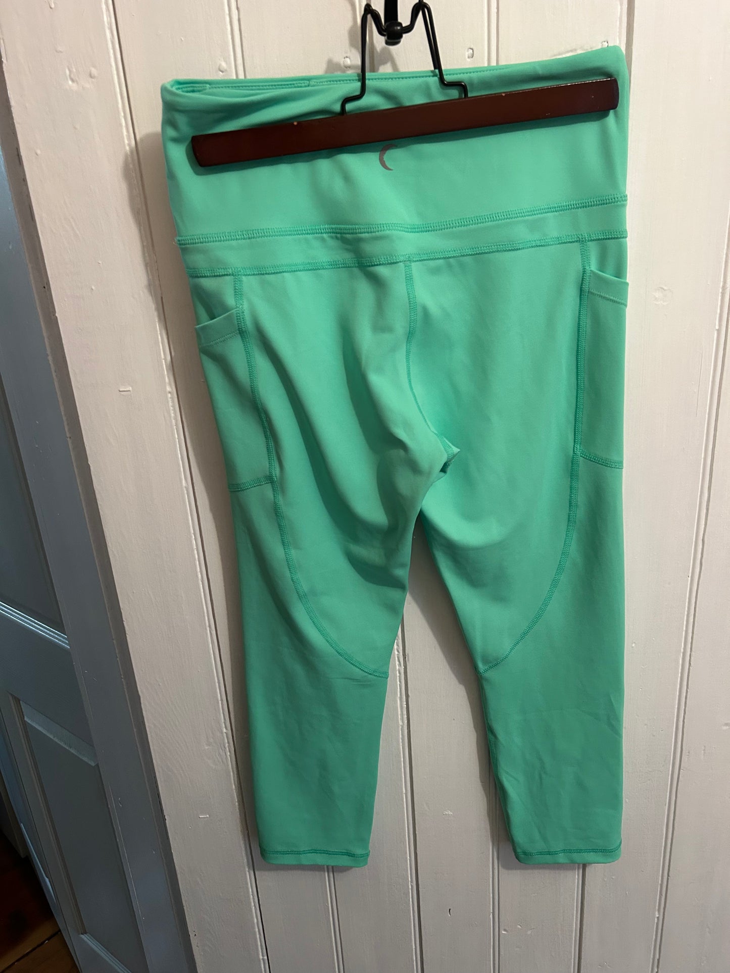 Zyia women’s 6/8 green 7/8 leggings