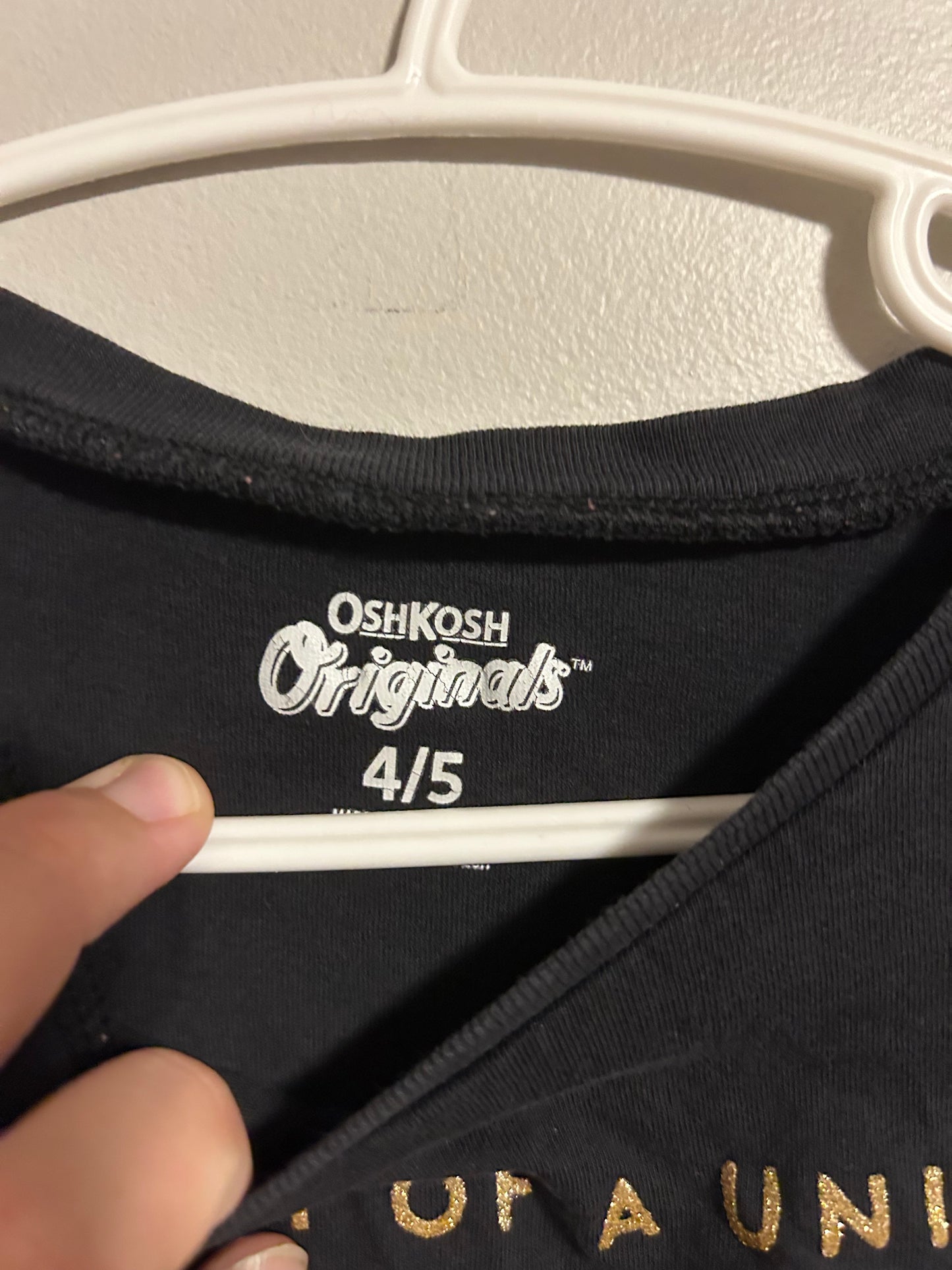 Oshkosh 4/5 black & gold unicorn graphic T-shirt