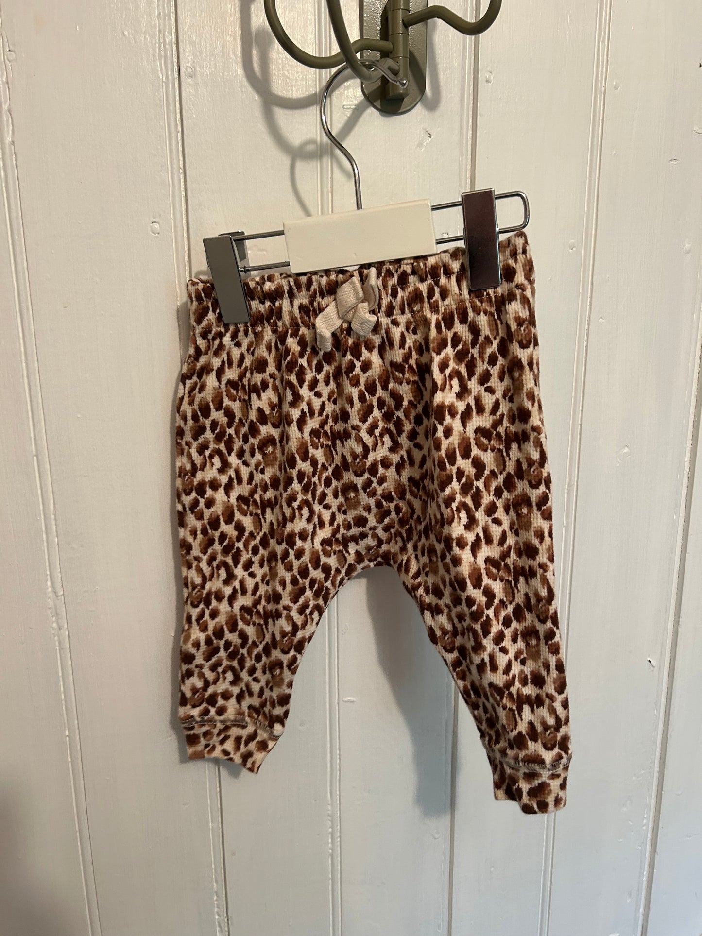 Old navy 3/6m cheetah pants