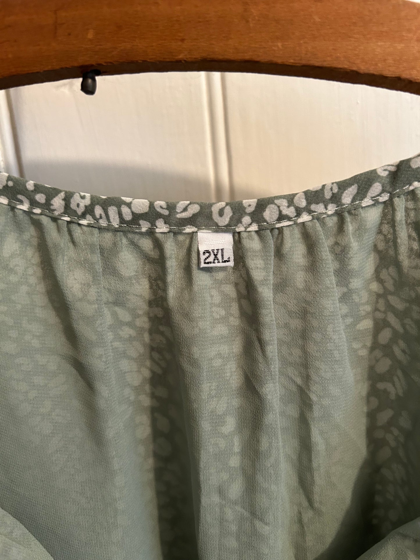 2x green cheetah vneck blouse