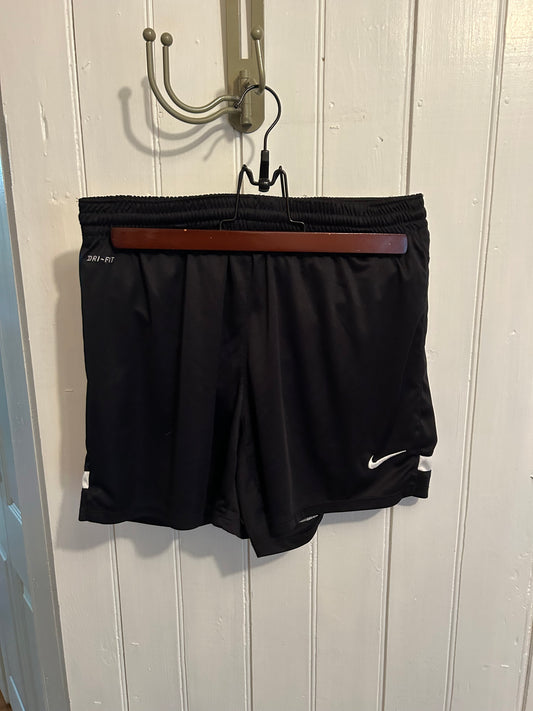 Nike small black shorts