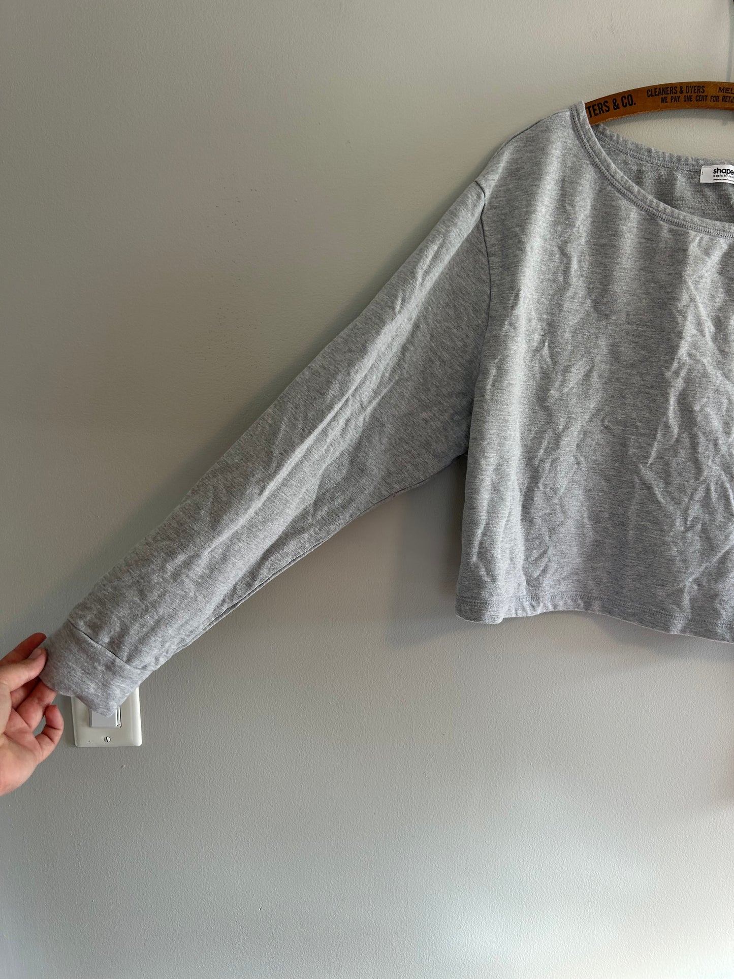 Shaped basics by design large grey long sleeve cropped top