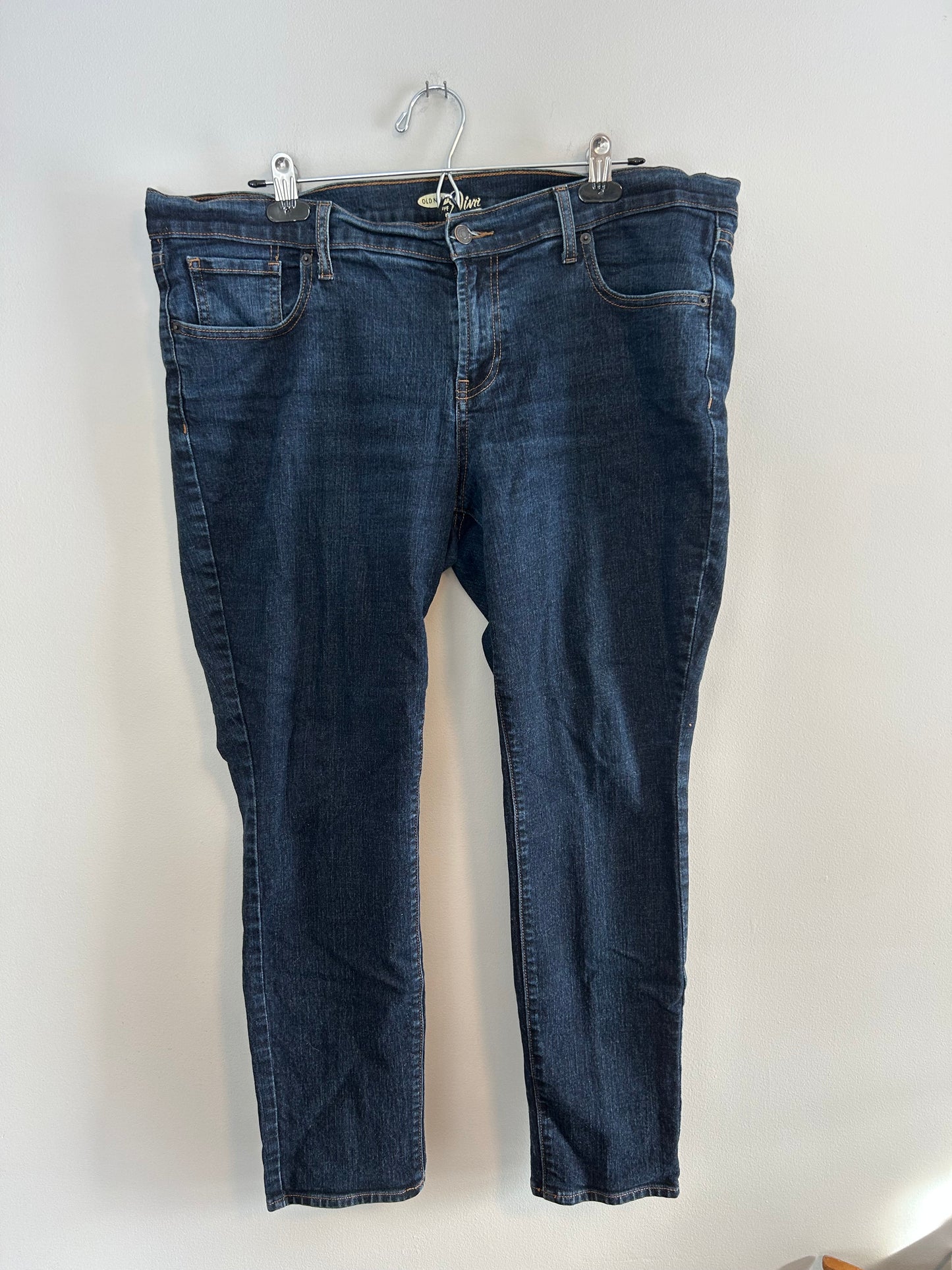 Old navy 16 SHORT medium wash mid rise straight leg jeans