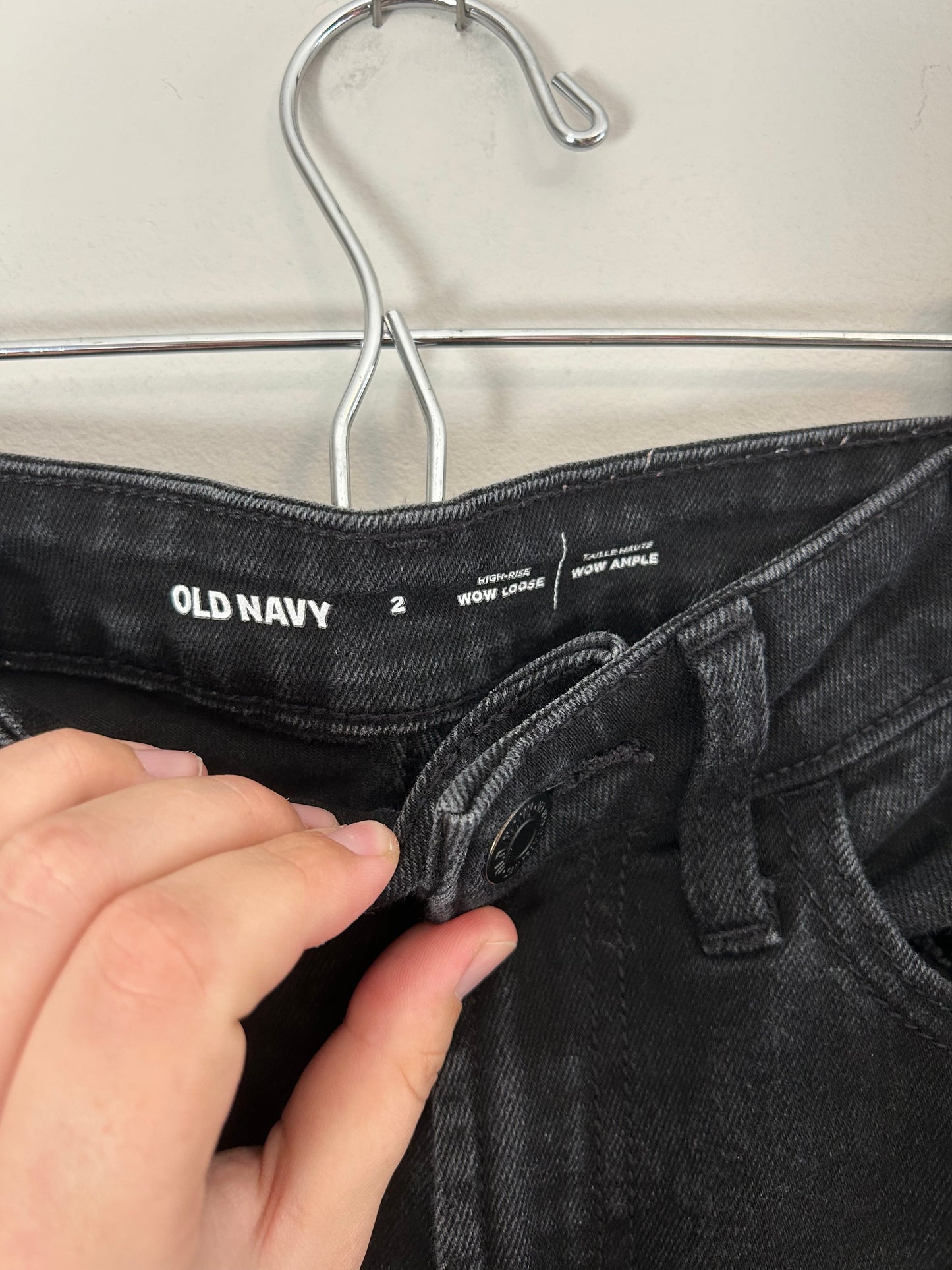 Old navy women’s 2 black denim loose cut jeans