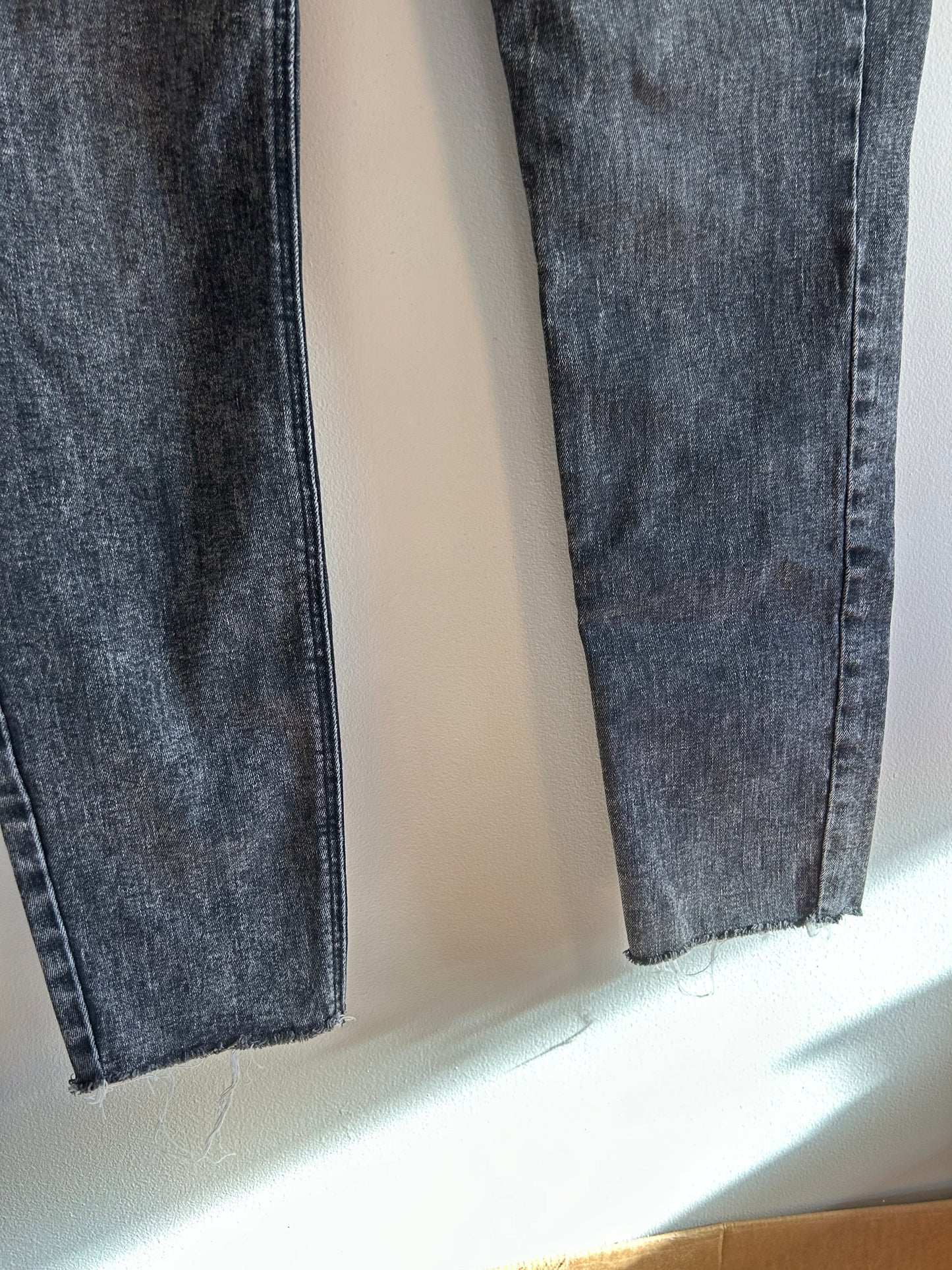 Old navy 8 black denim button up high rise skinny jeans