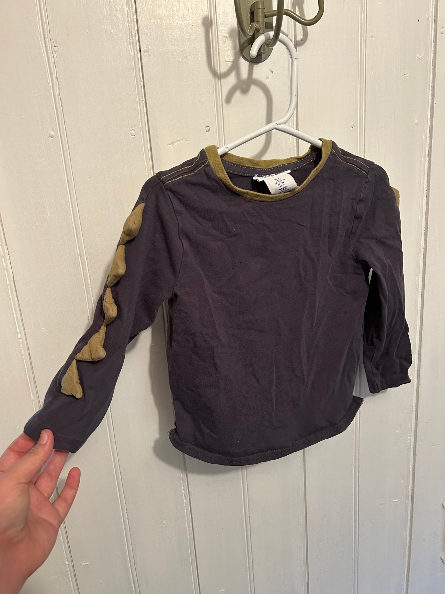 Tommy Bahama 2t grey & green Dino sleeve shirt