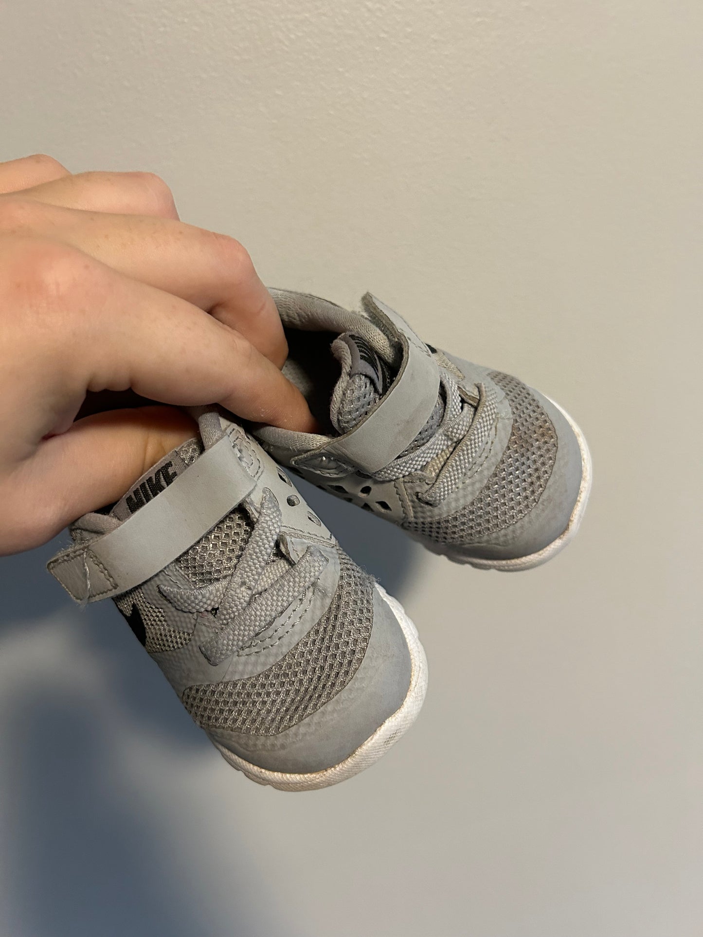 Nike infant 3 black & grey runners