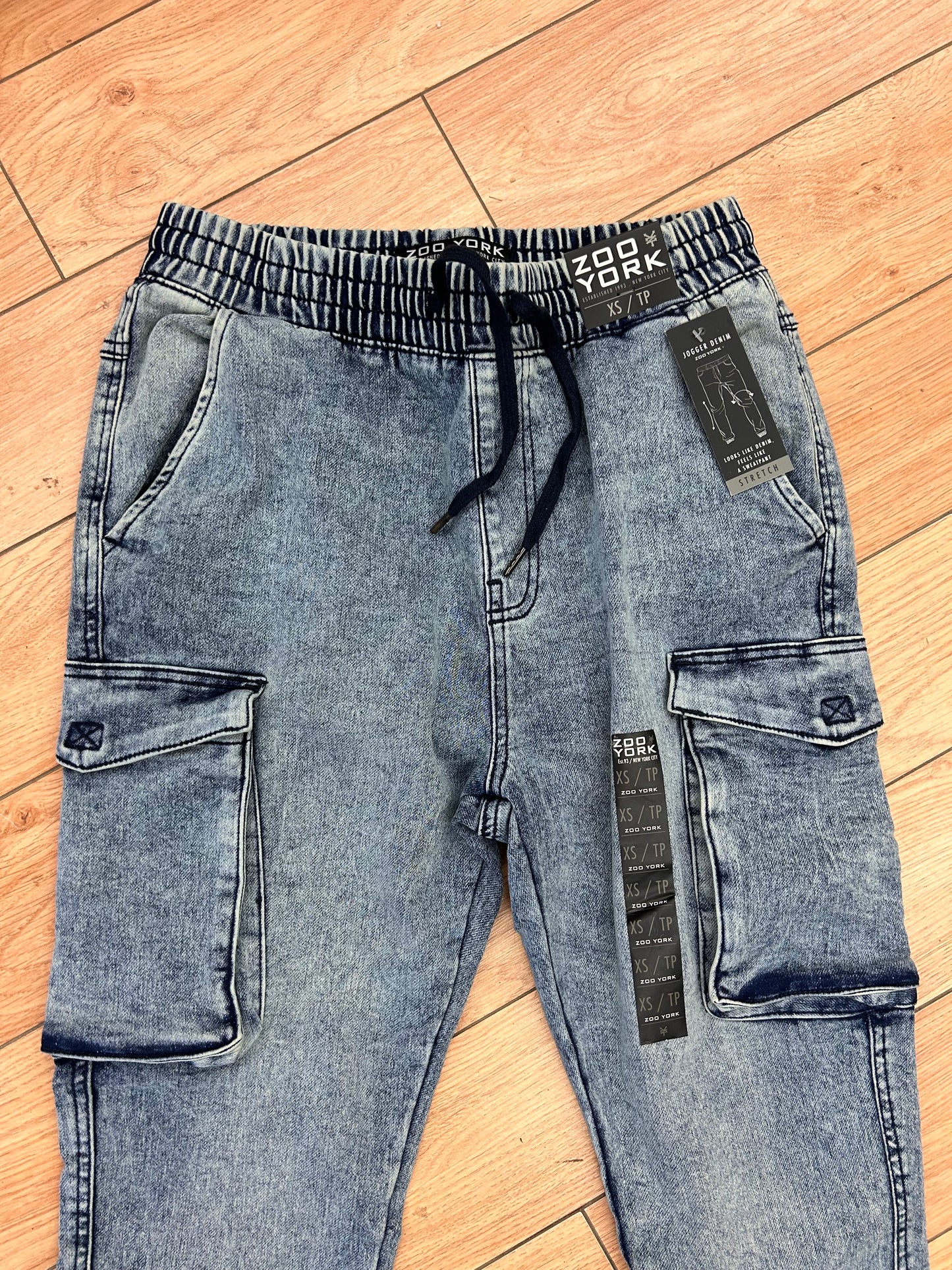 NEW zoo York men’s medium wash denim joggers