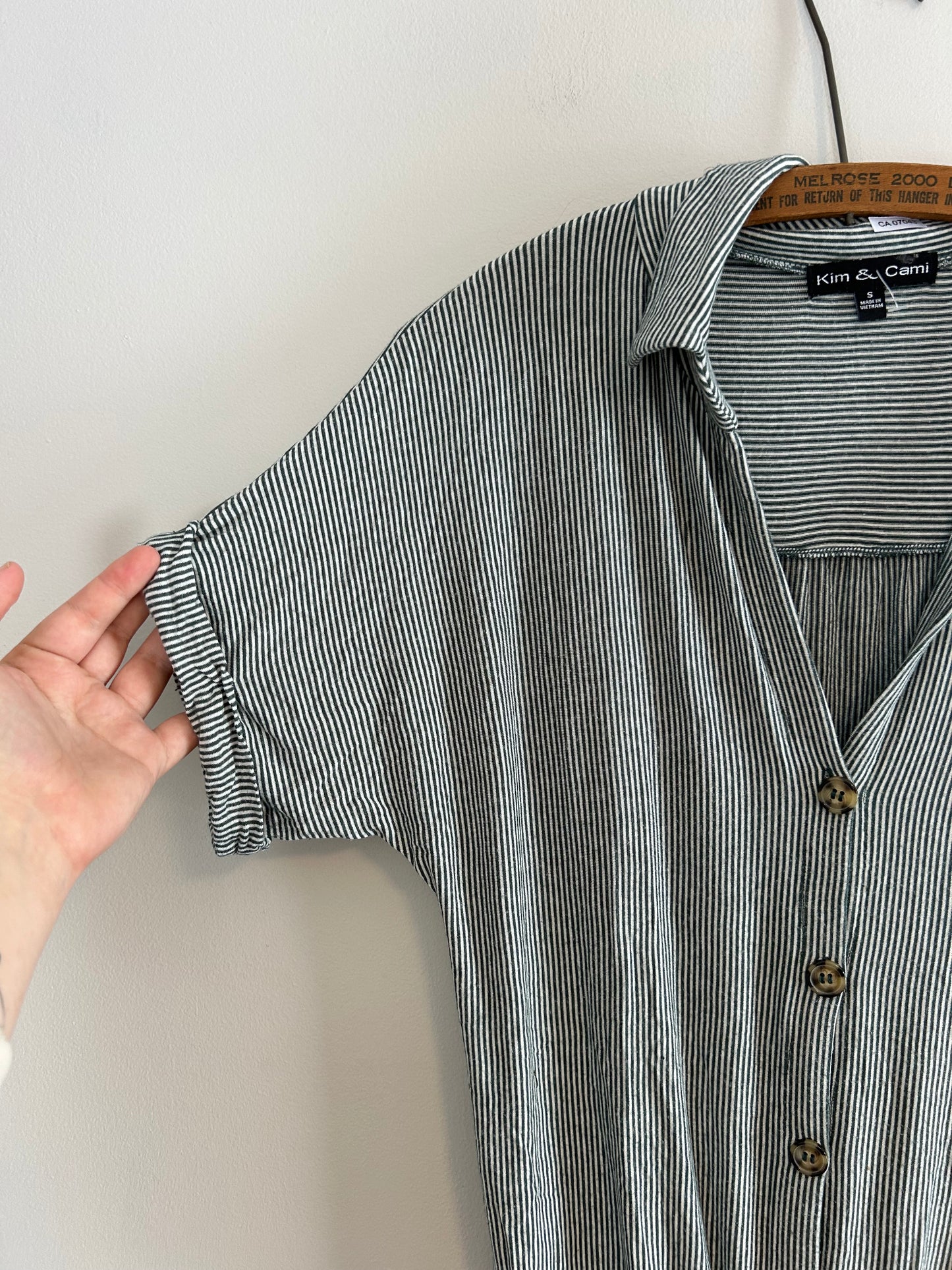 Kim & cami small green striped button up twist tie hem top