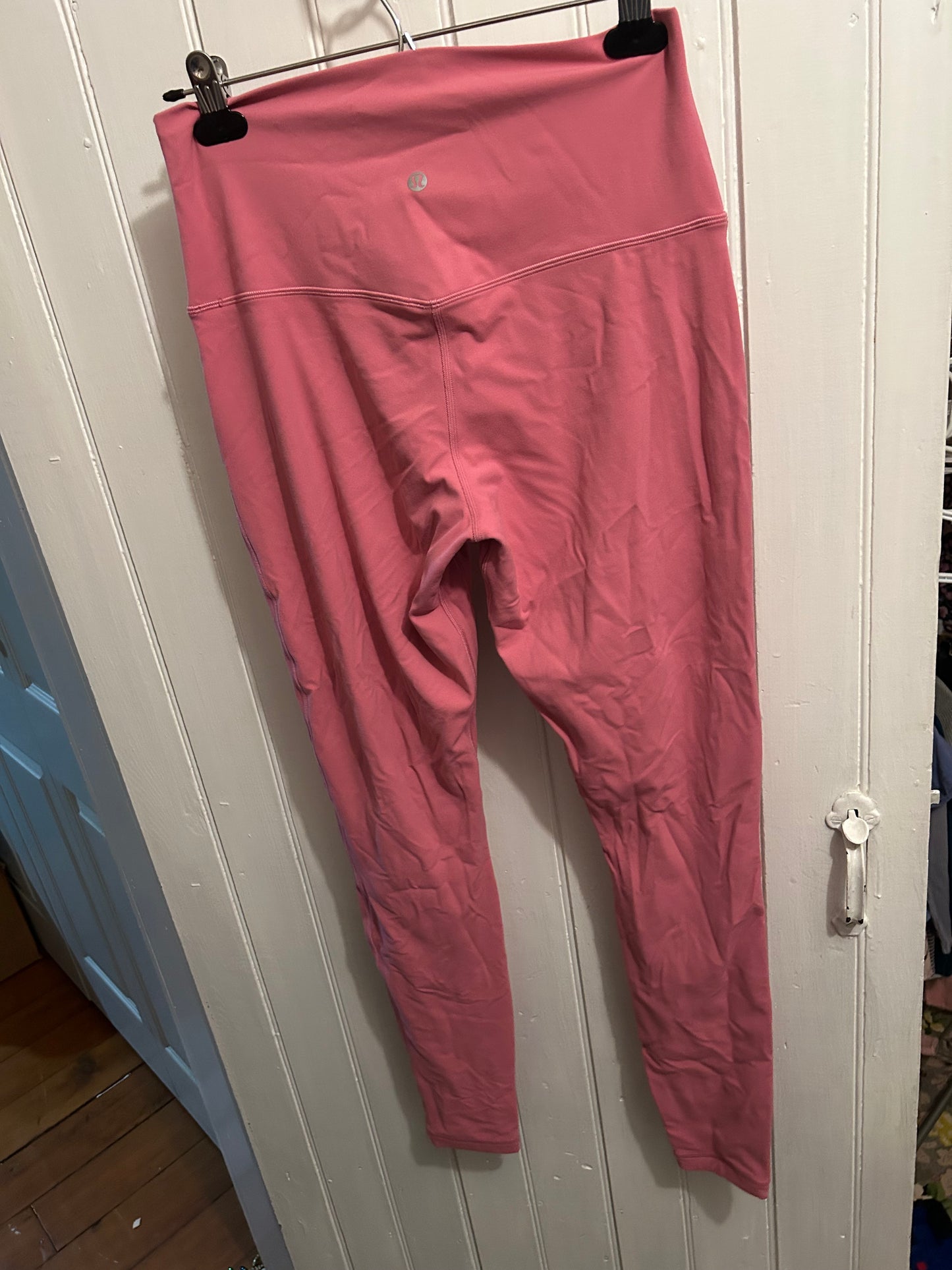 Lululemon 10 TALL pink leggings